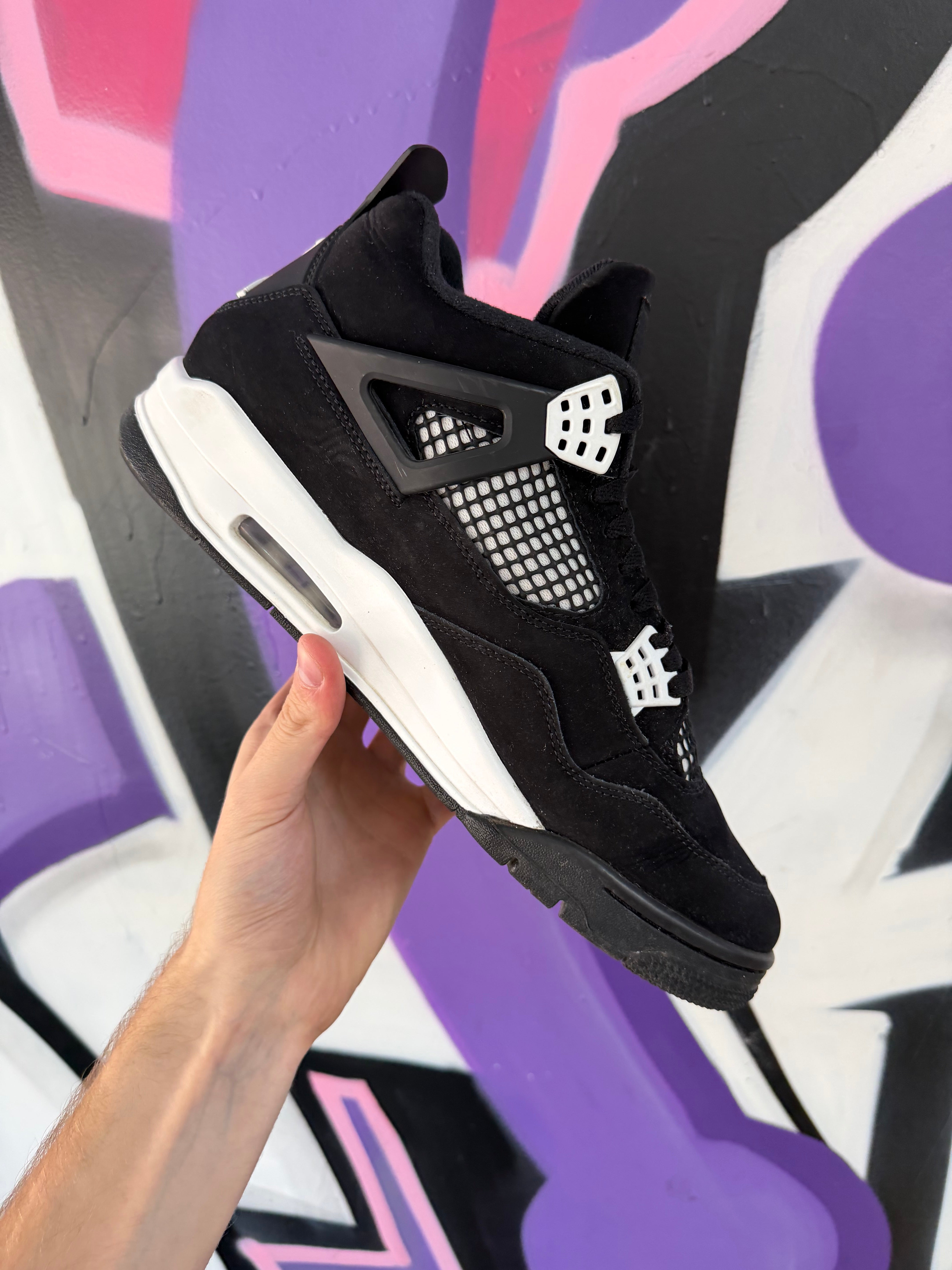 Jordan 4 White Thunder Sneakers
