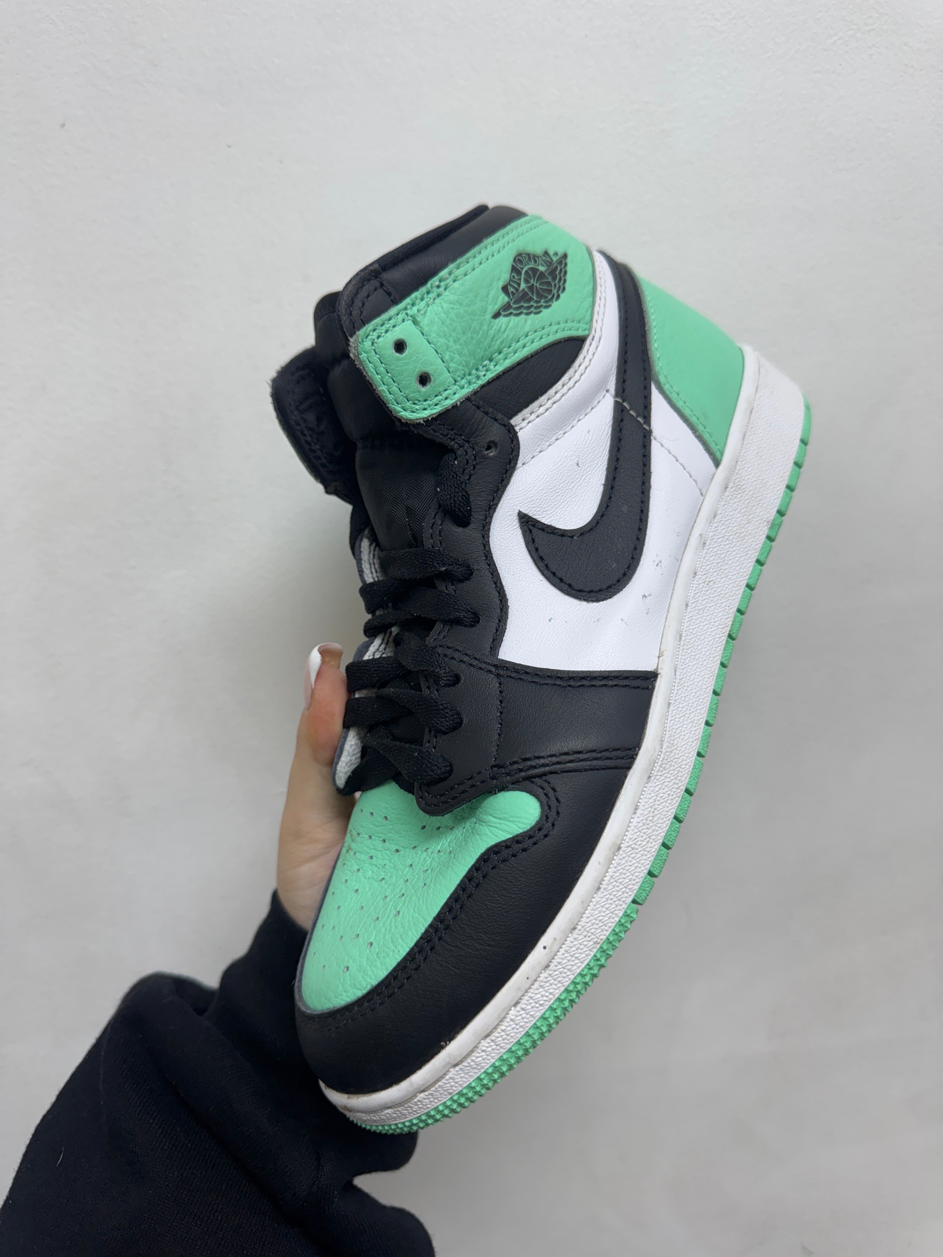 Jordan 1 Igloo Sneakers
