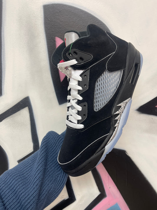 Jordan 5 Black Metallic Sneakers