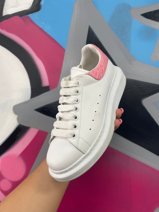 Alexander McQueen White Pink Sneakers  Used 37.5 N/A