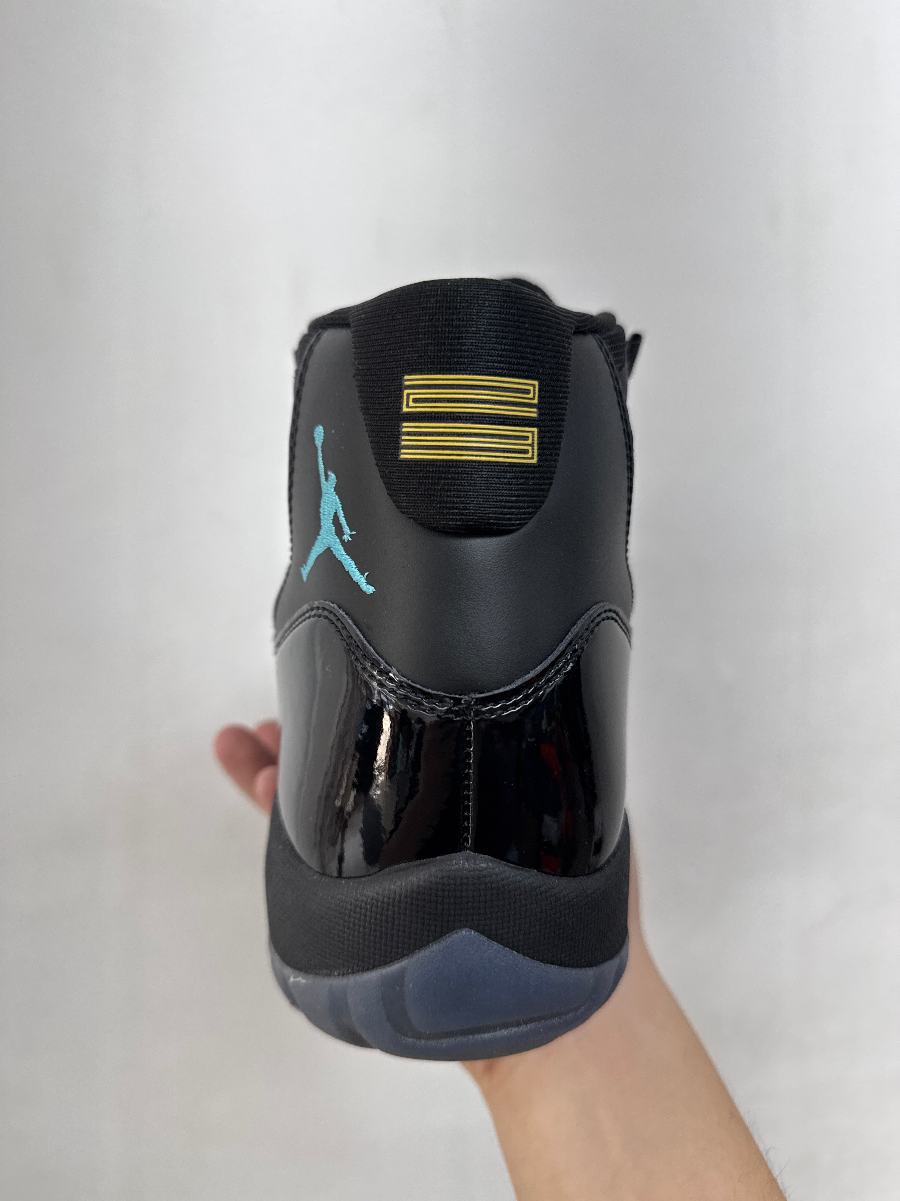 Jordan 11 Gamma Sneakers