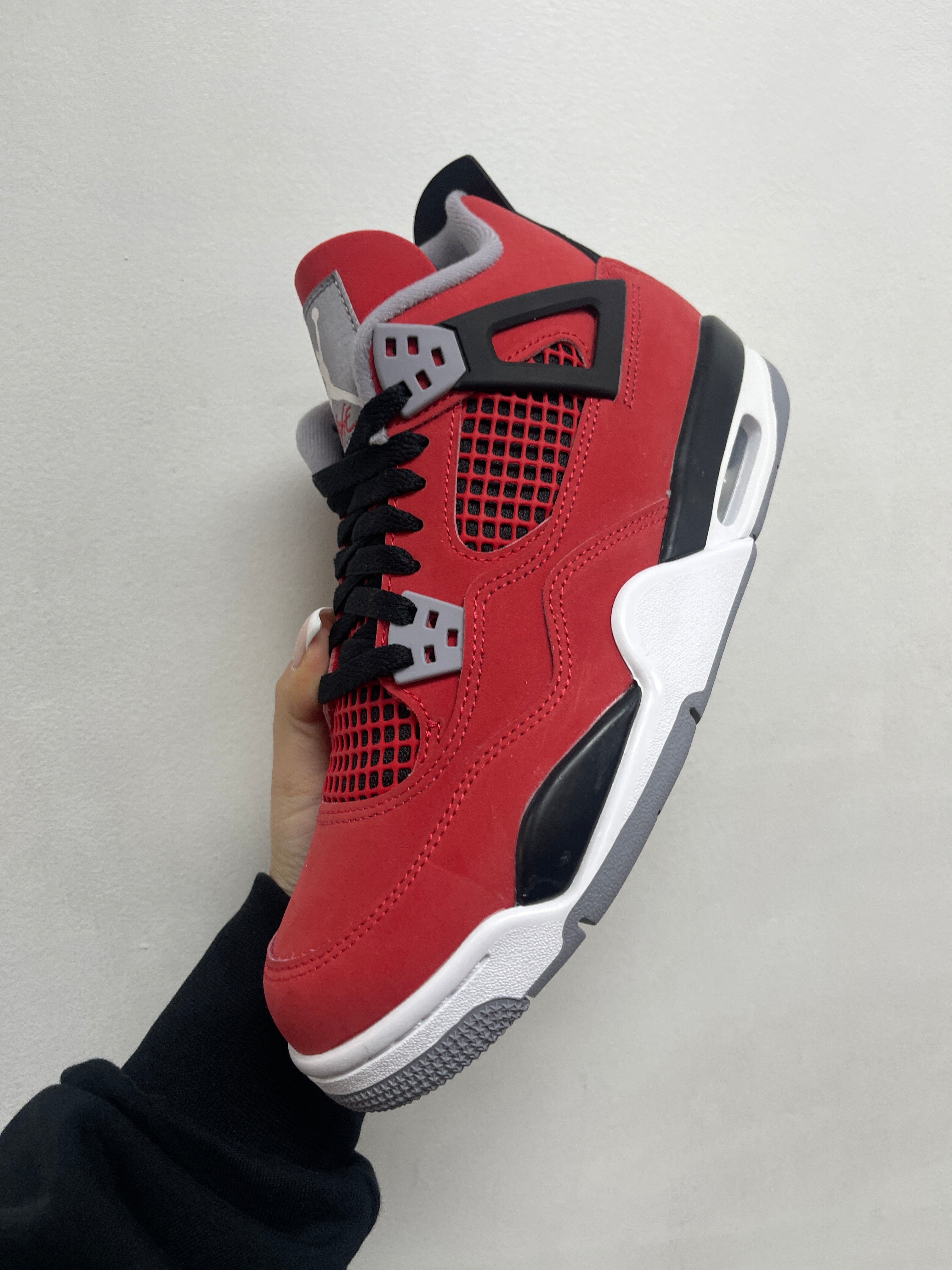 Jordan 4 Toro Sneakers