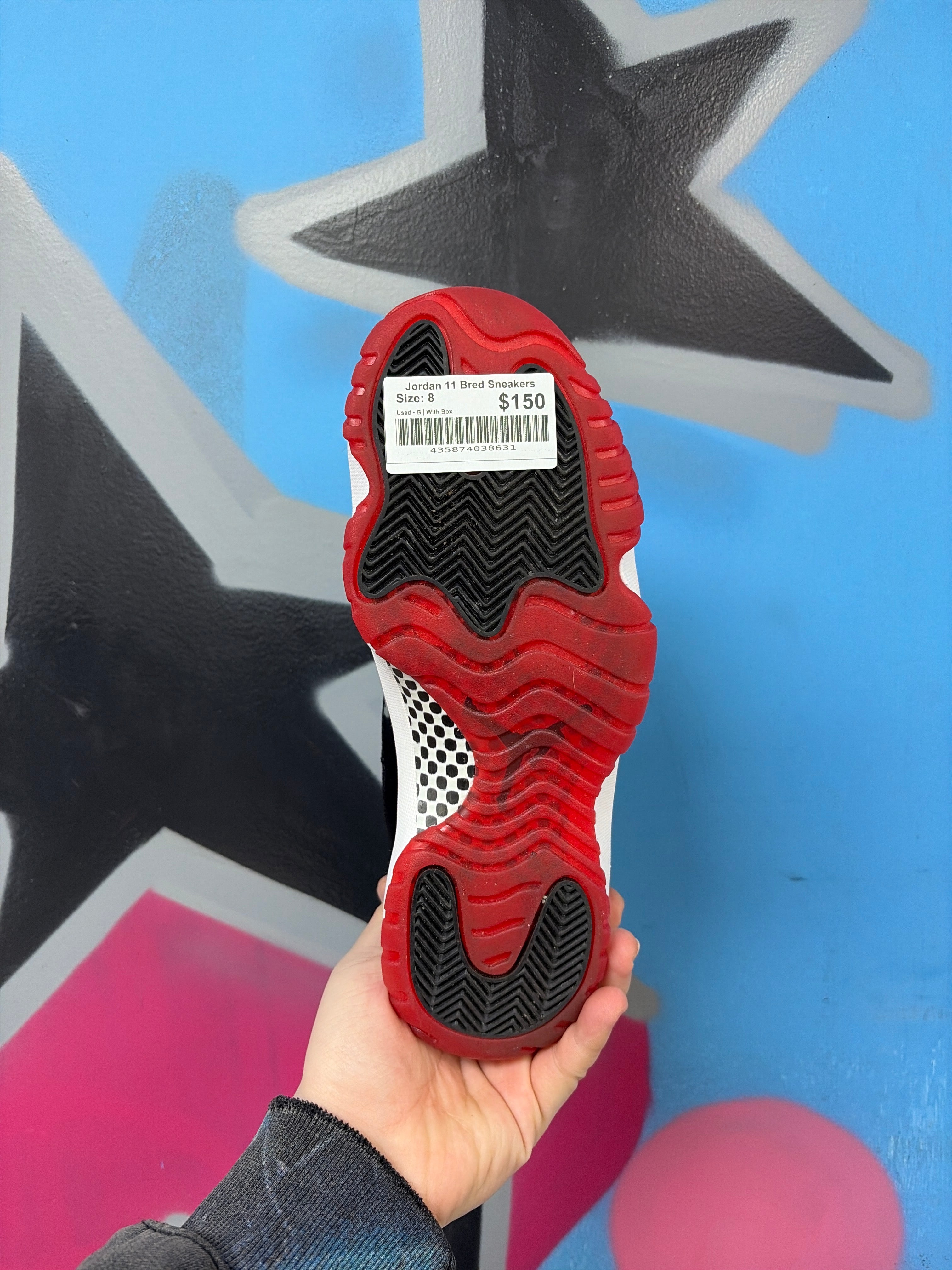 Jordan 11 Bred Sneakers