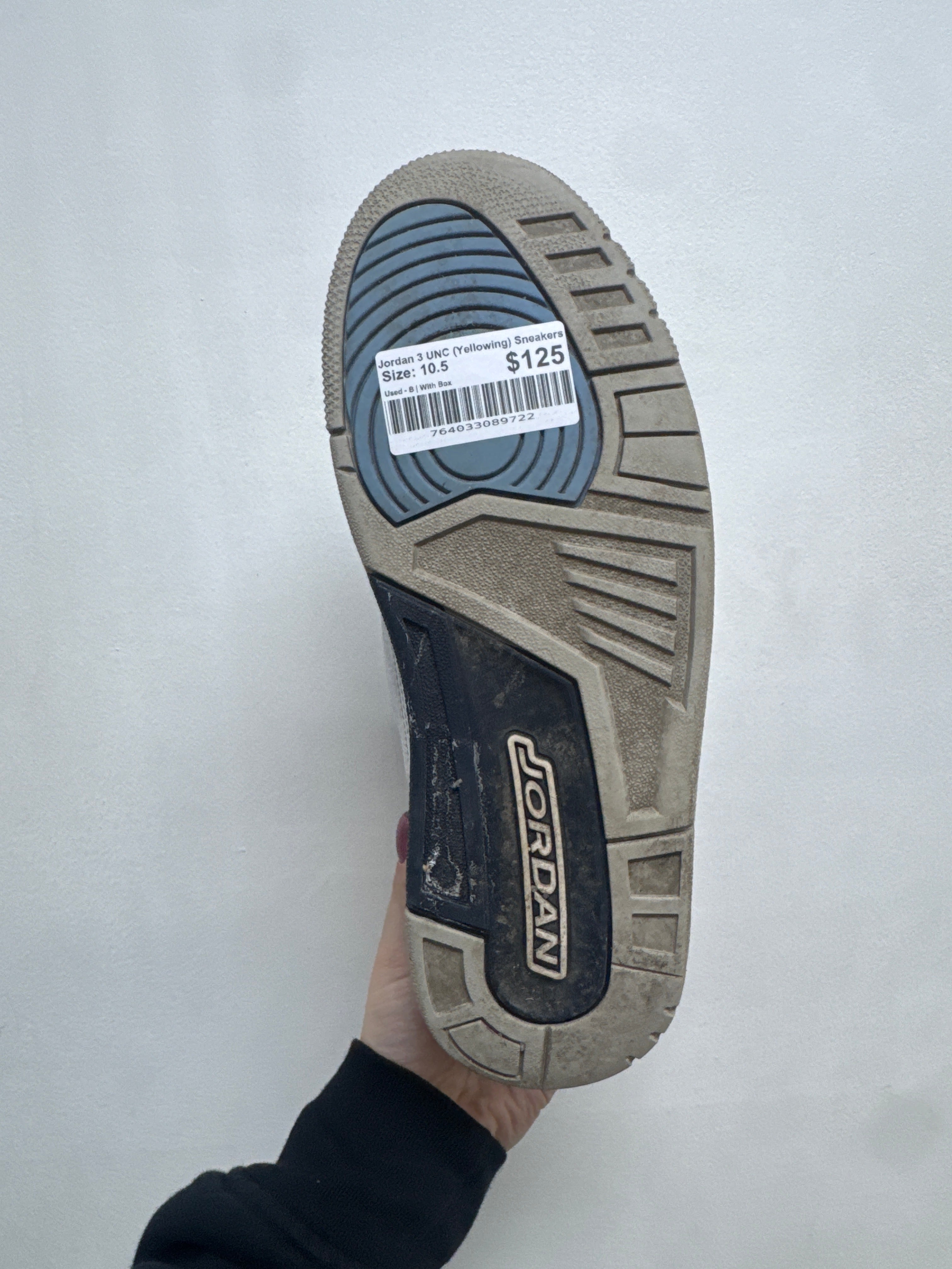 Jordan 3 UNC (Yellowing) Sneakers