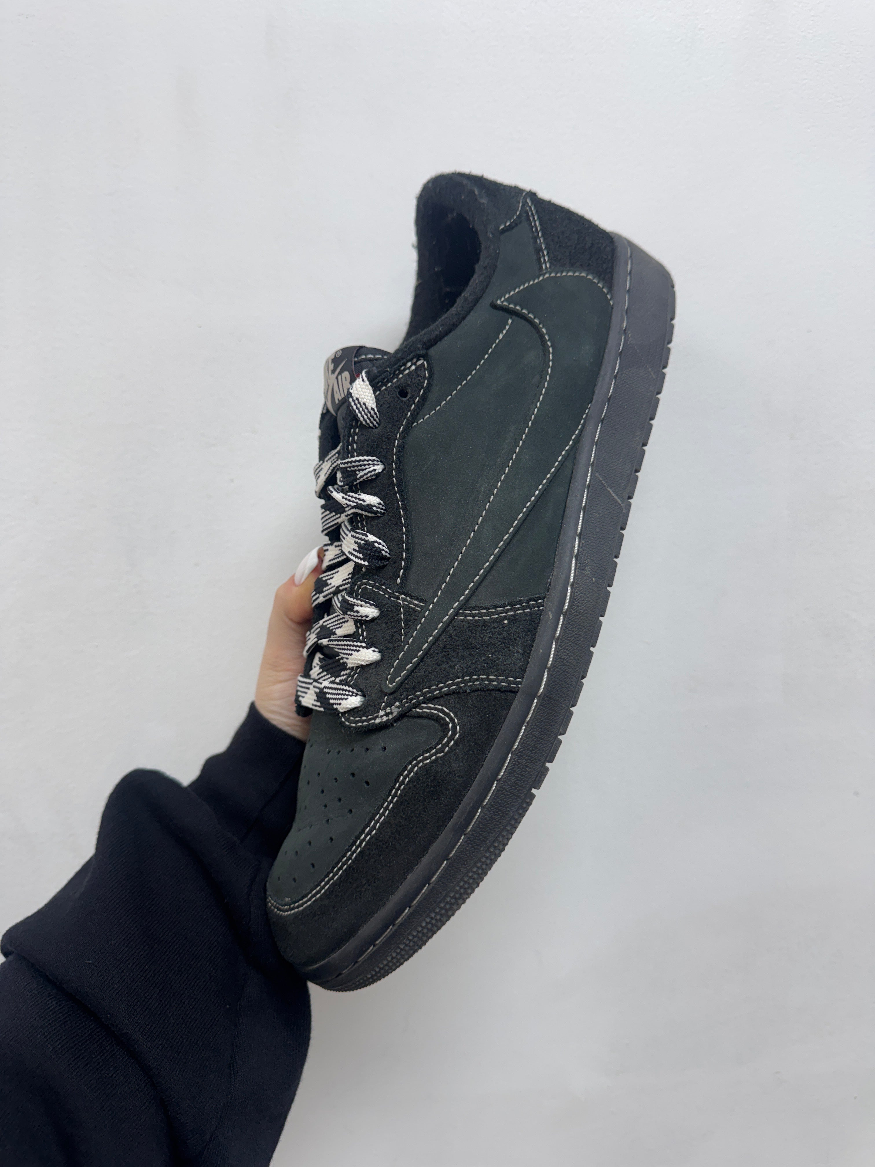 Jordan 1 Low Travis Scott Phantom Sneakers