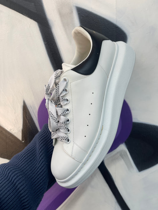 Alexander Mcqueen White Black Spotted Lace Sneakers