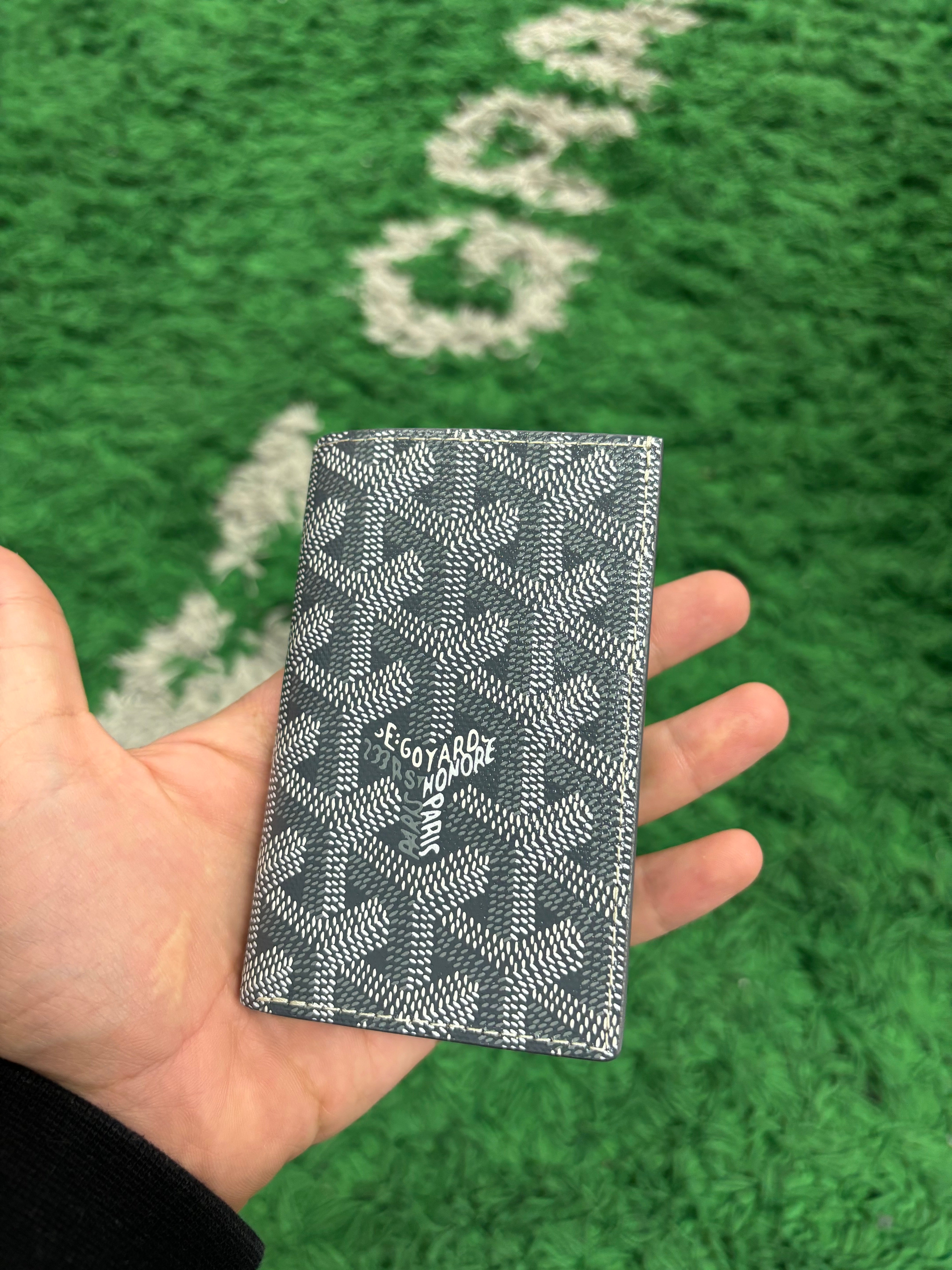 Goyard Wallet Grey  New OS  N/A