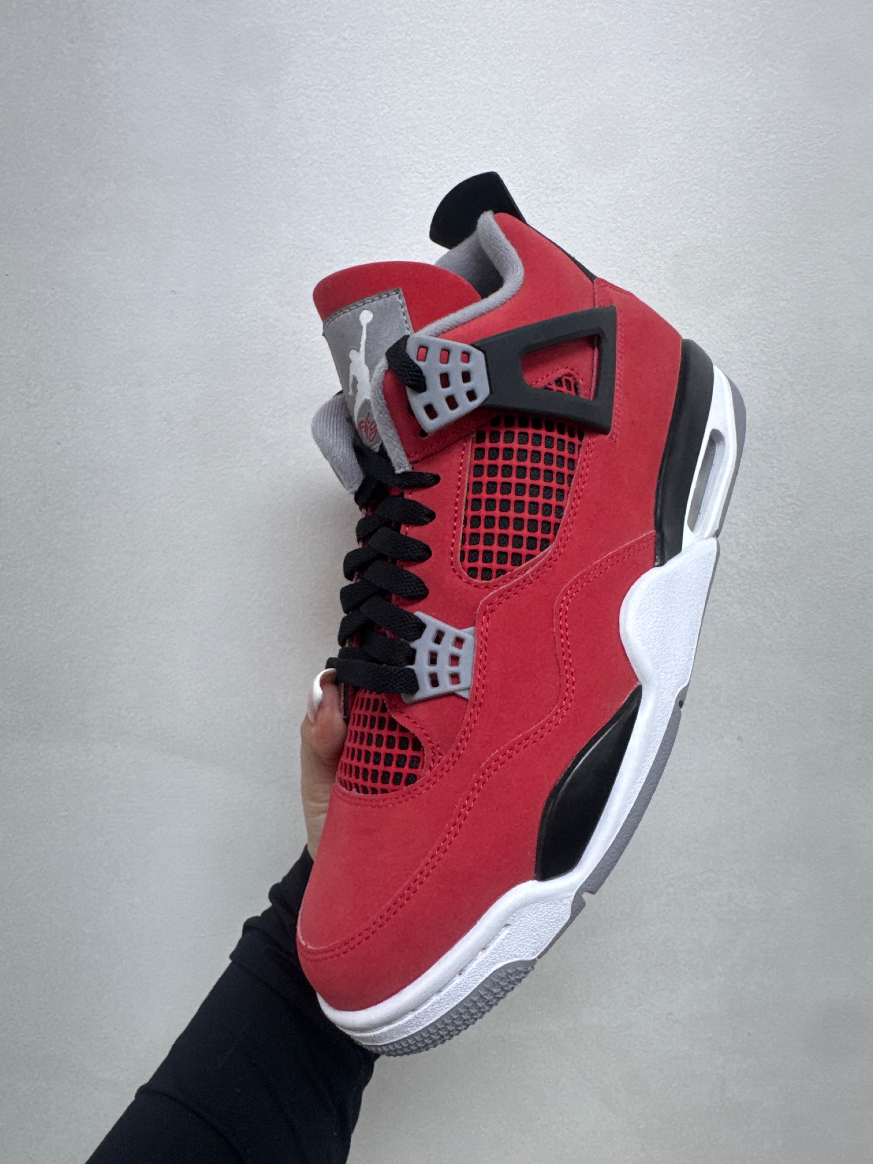 Jordan 4 Toro Sneakers
