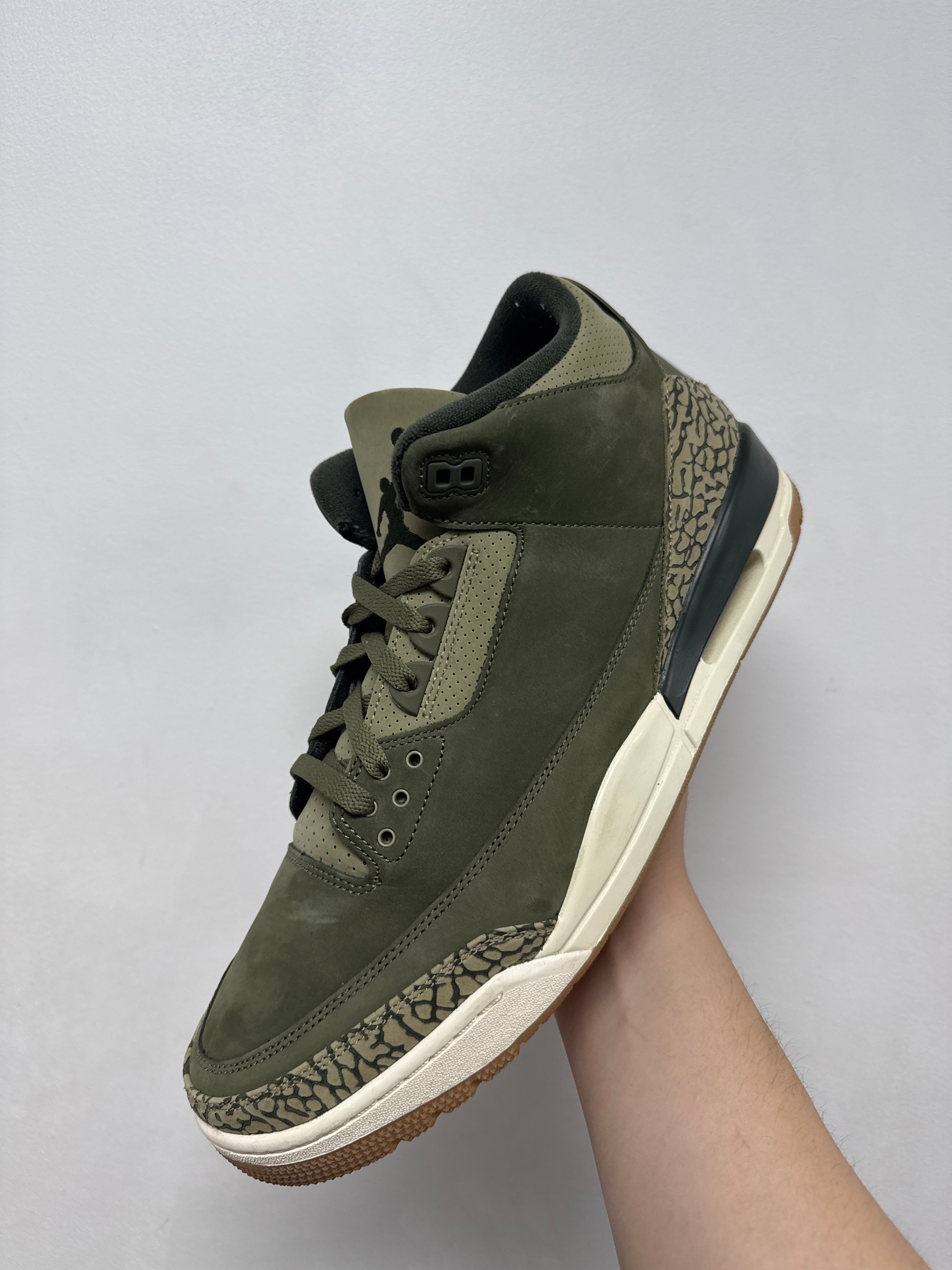 Jordan 3 Family Affairs Sneakers