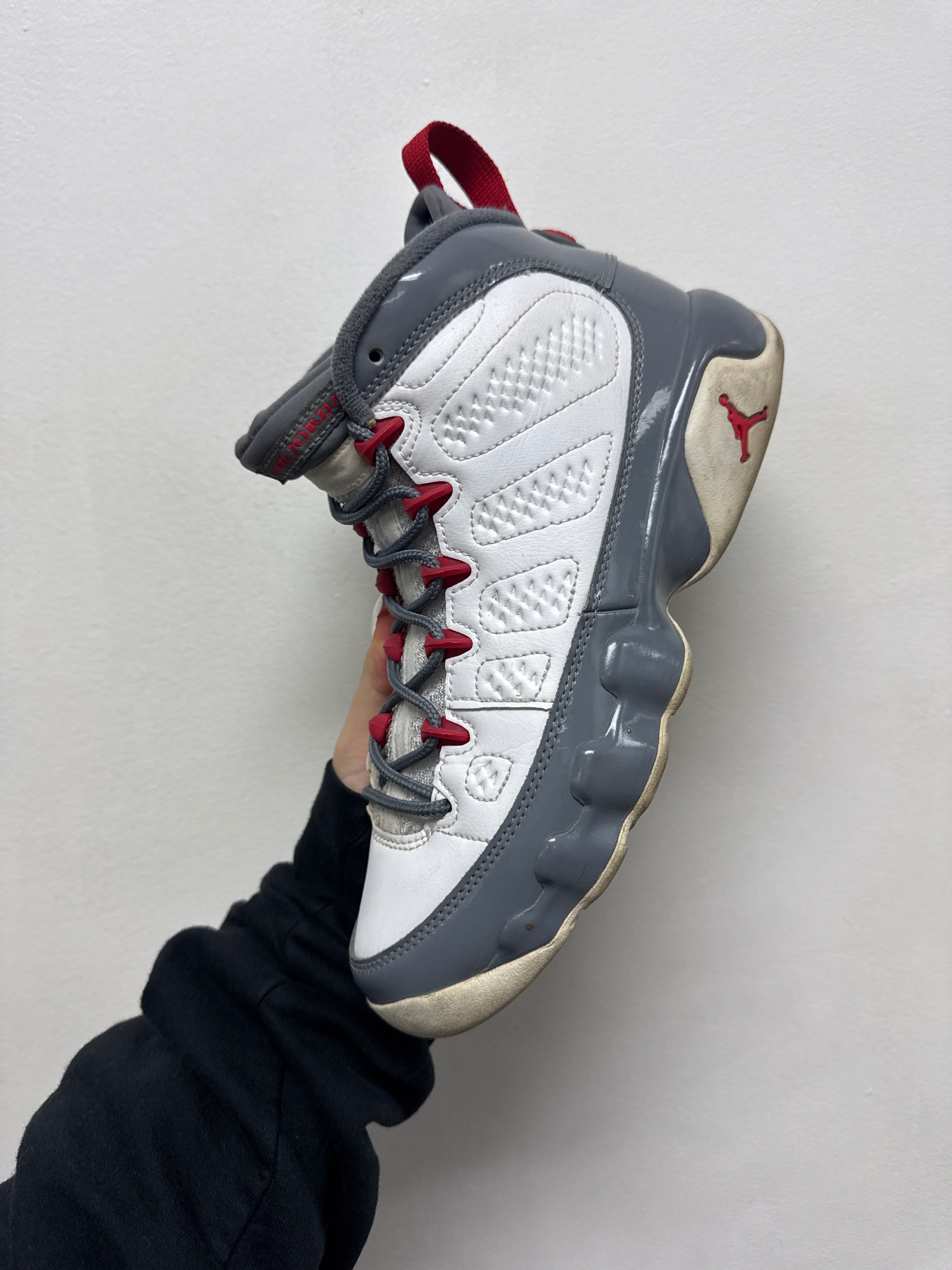 Jordan 9 Fire Red Sneakers