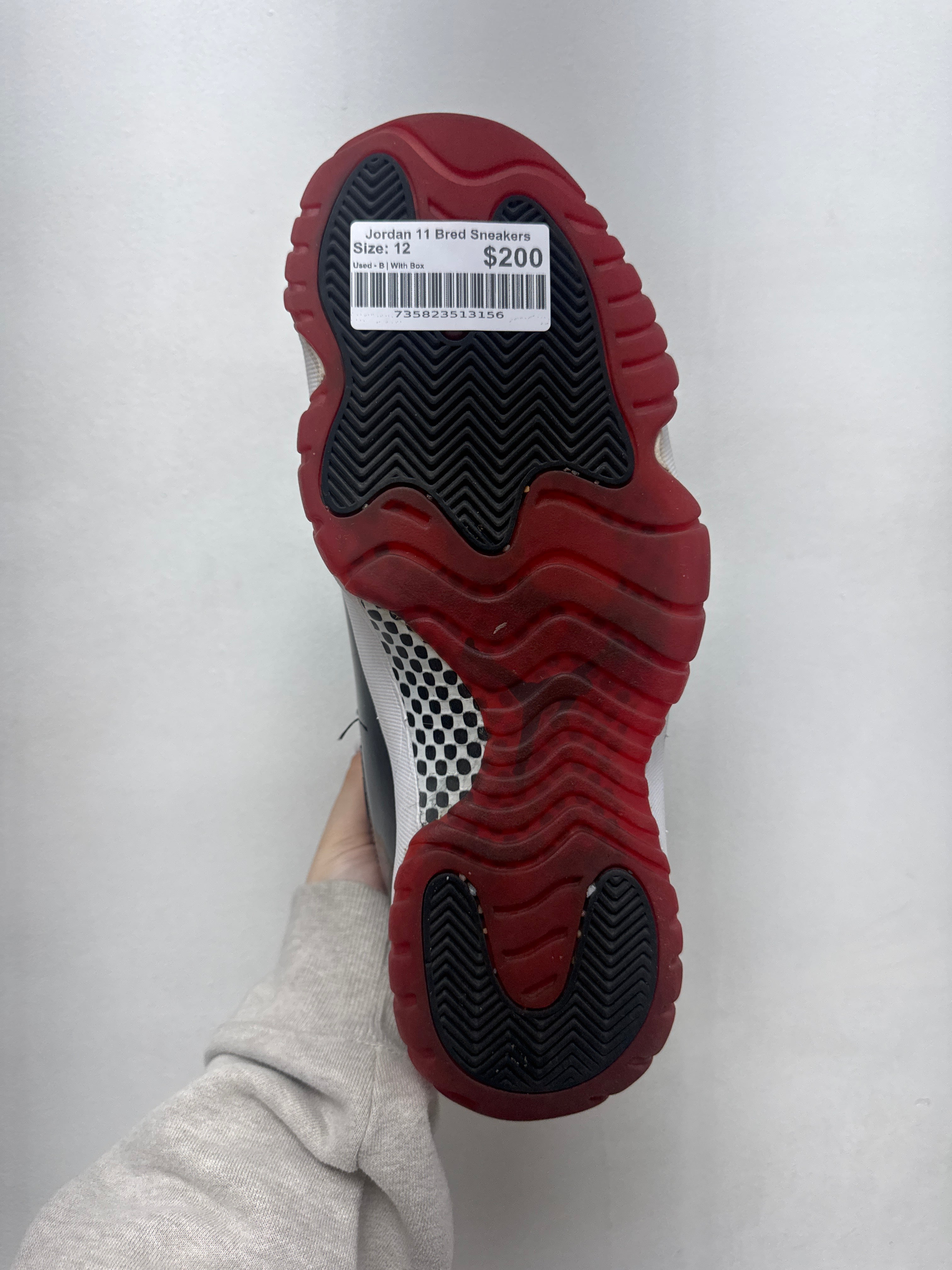 Jordan 11 Bred Sneakers