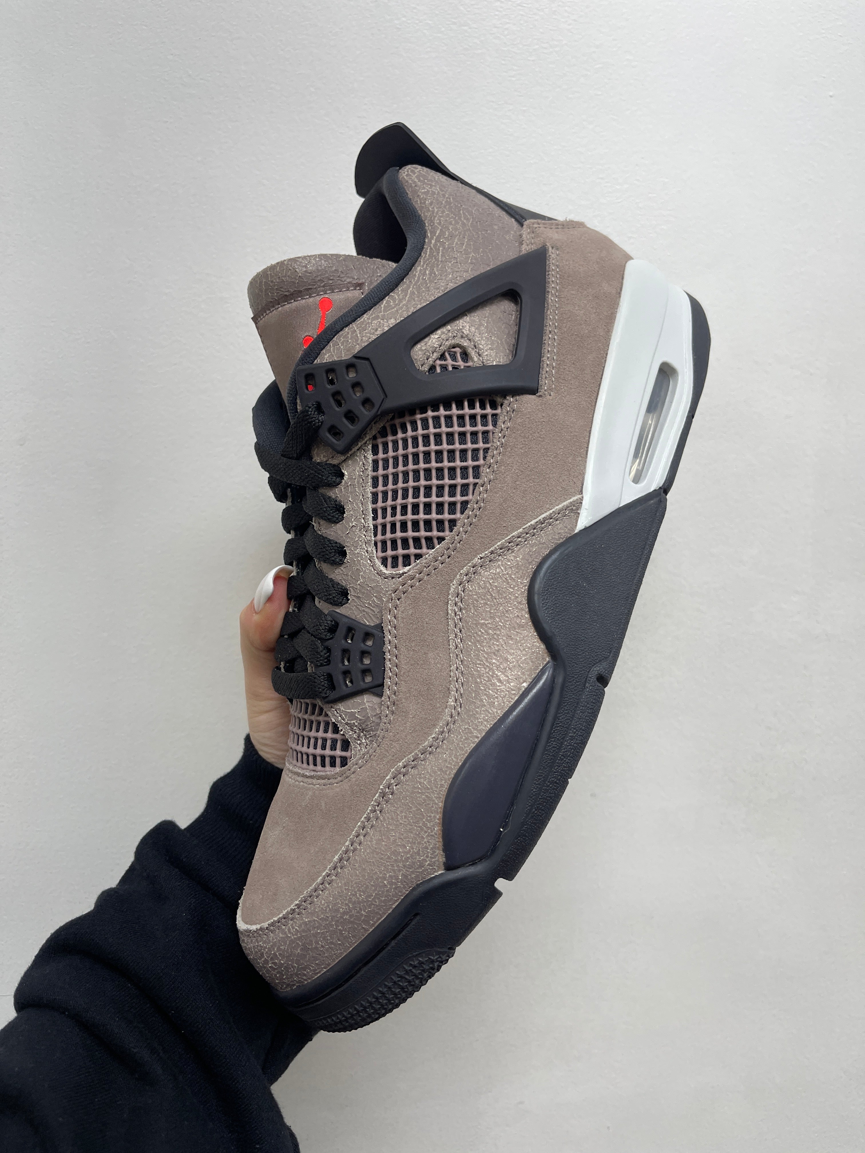 Jordan 4 Taupe Haze Sneakers