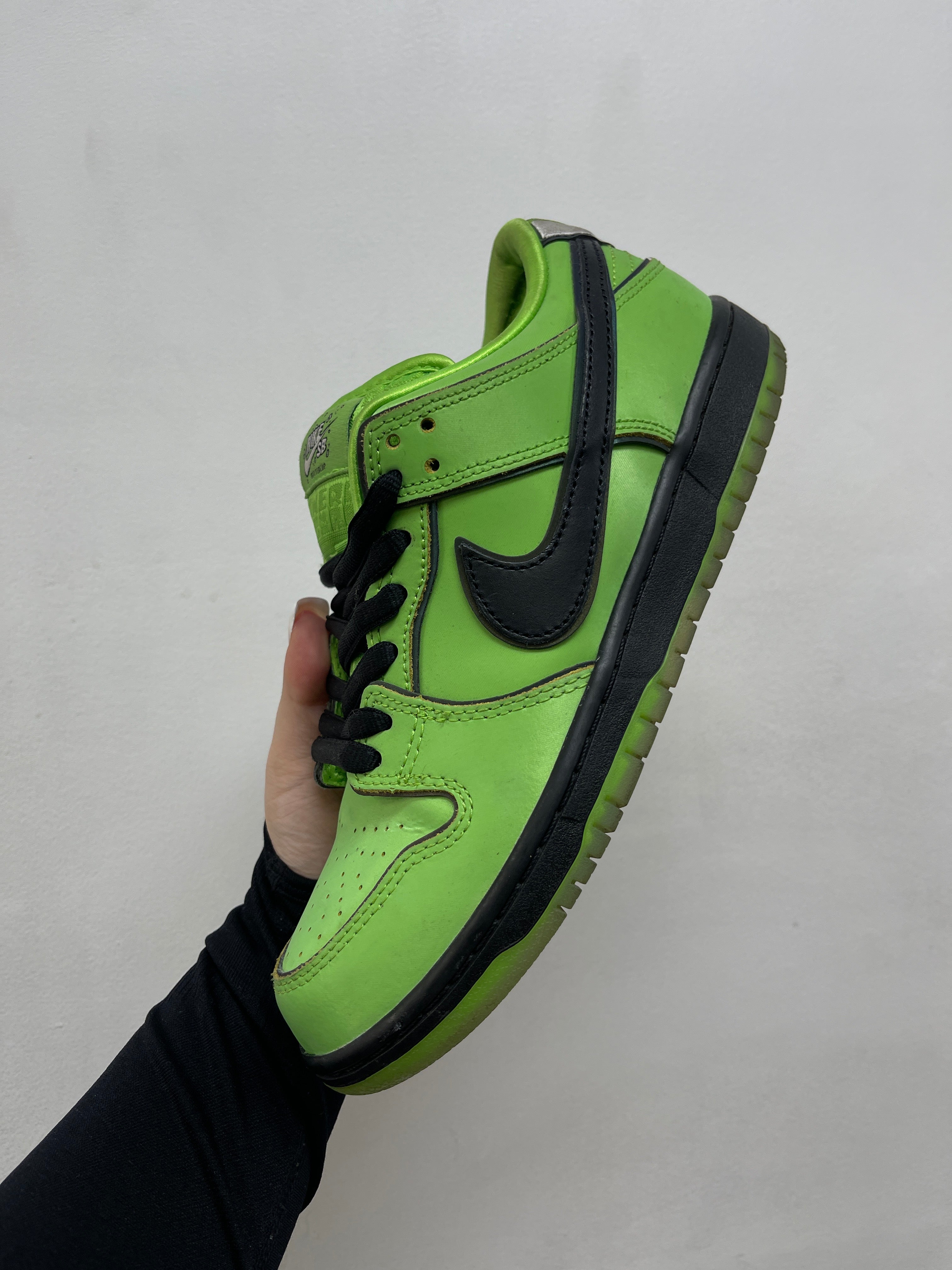 Nike SB Dunk Low Powerpuff Buttercup Sneakers