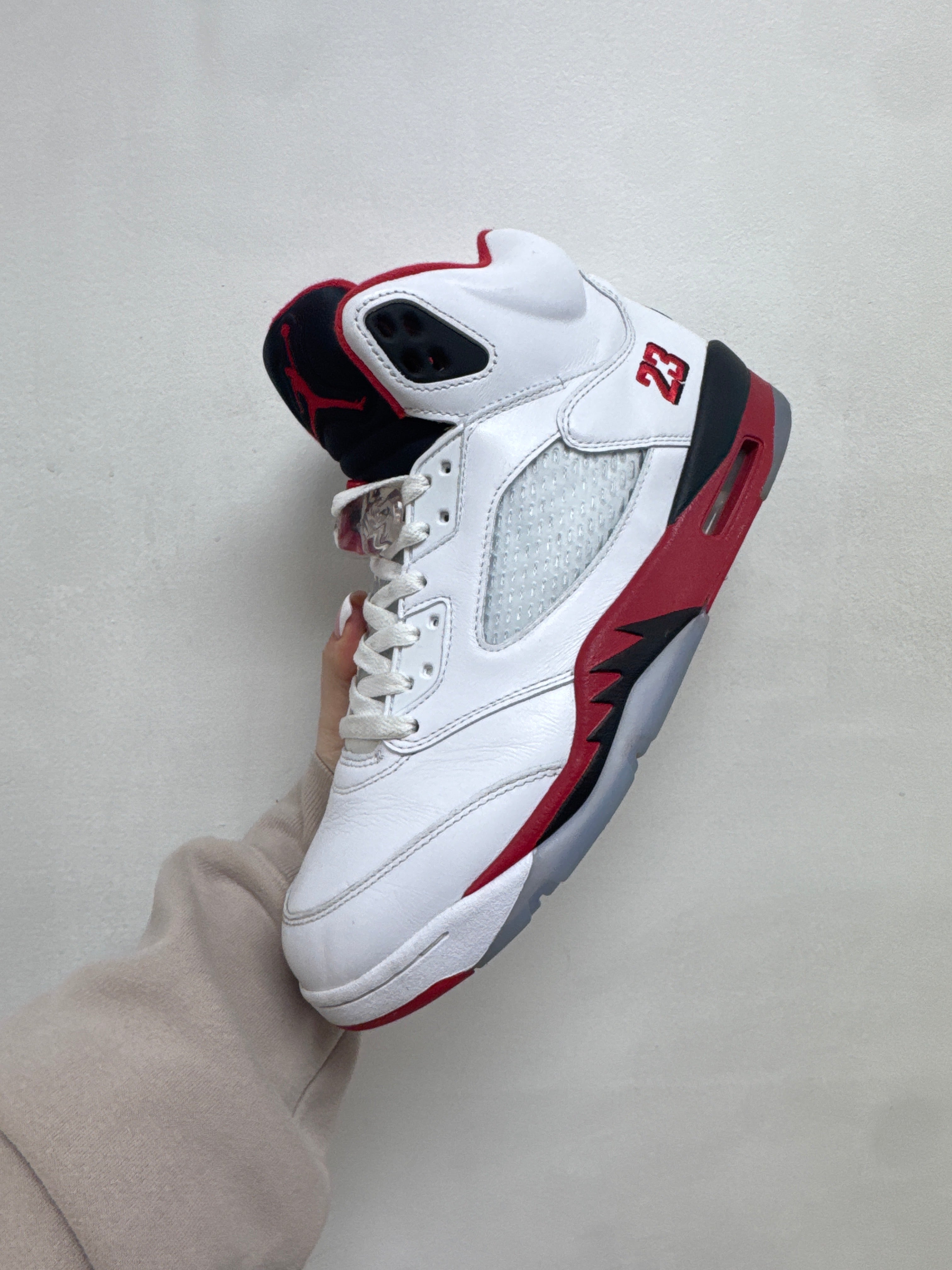 Jordan 5 Fire Red Sneakers