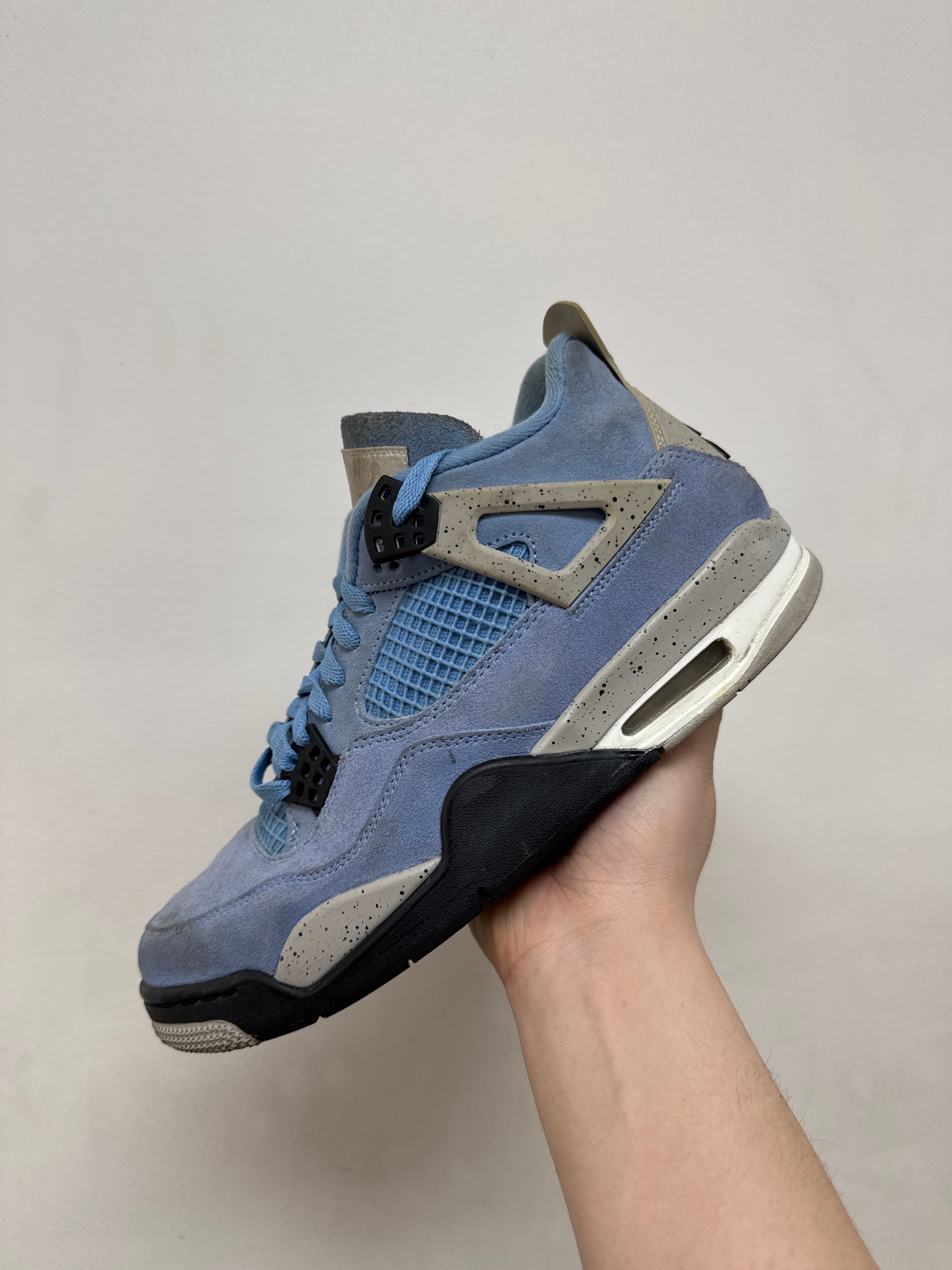 Jordan 4 UNC Sneakers