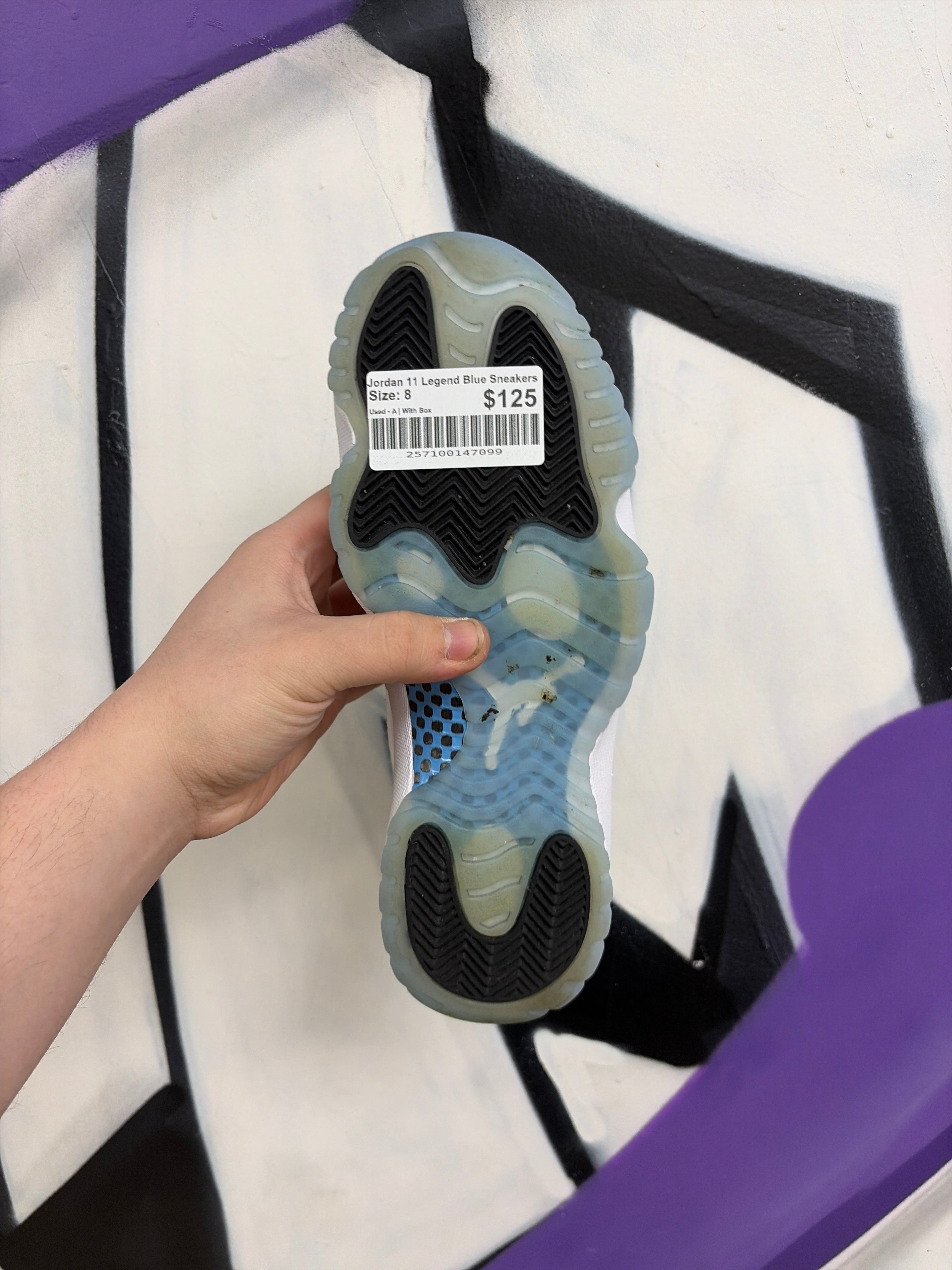 Jordan 11 Legend Blue Sneakers