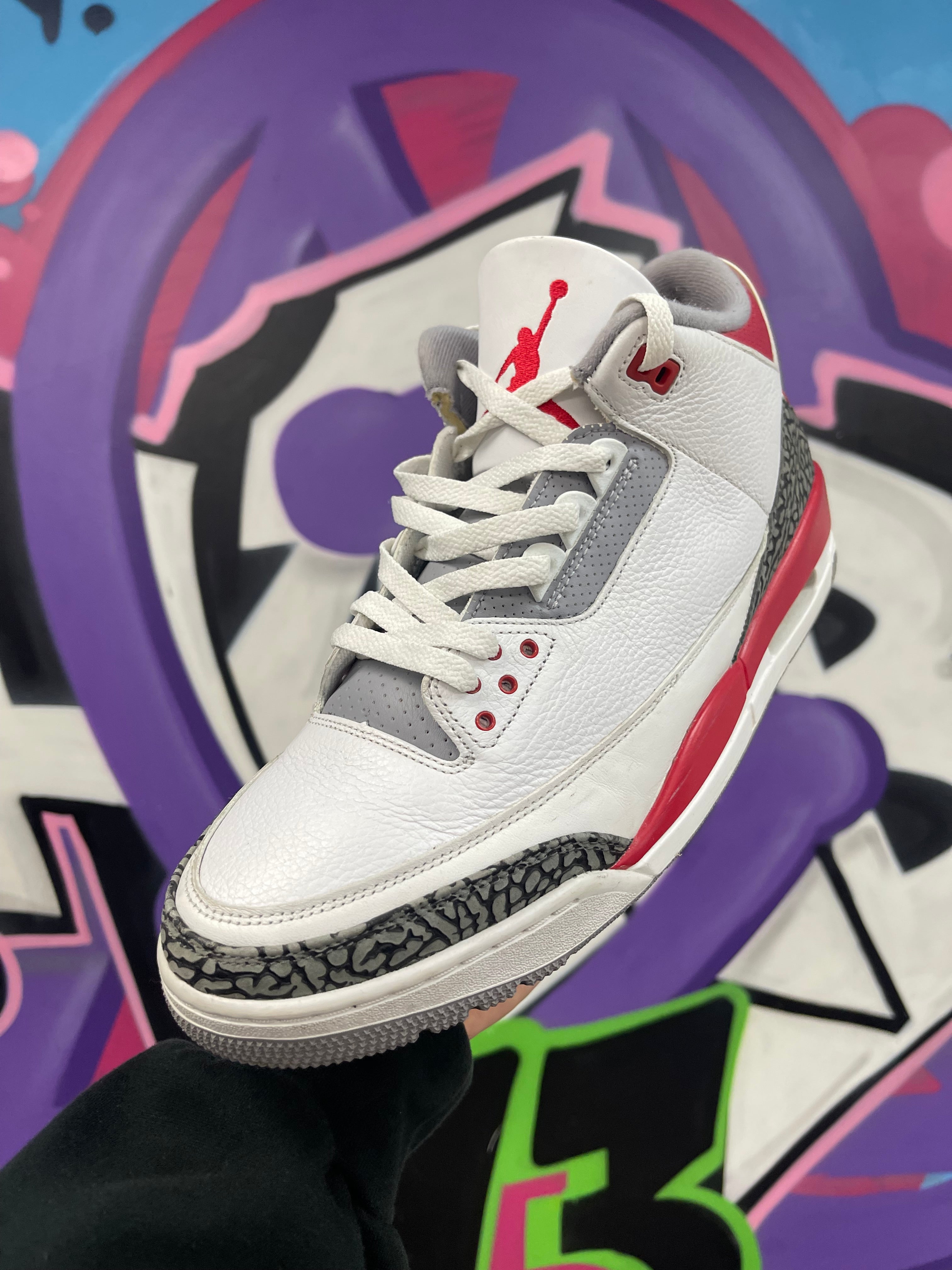 Jordan 3 Fire Red Sneakers