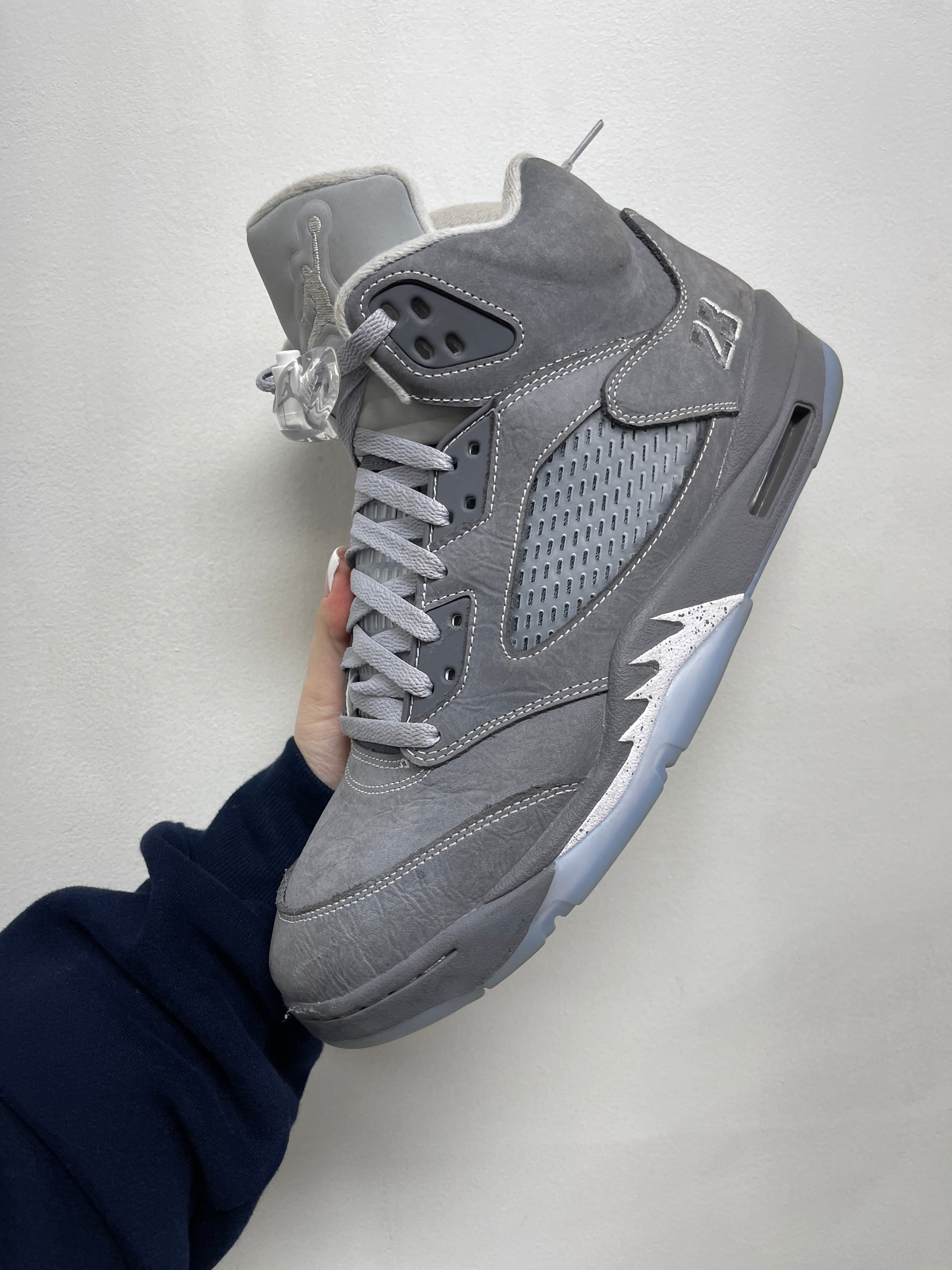 Nike Jordan 5 Wolf  Grey Sneakers