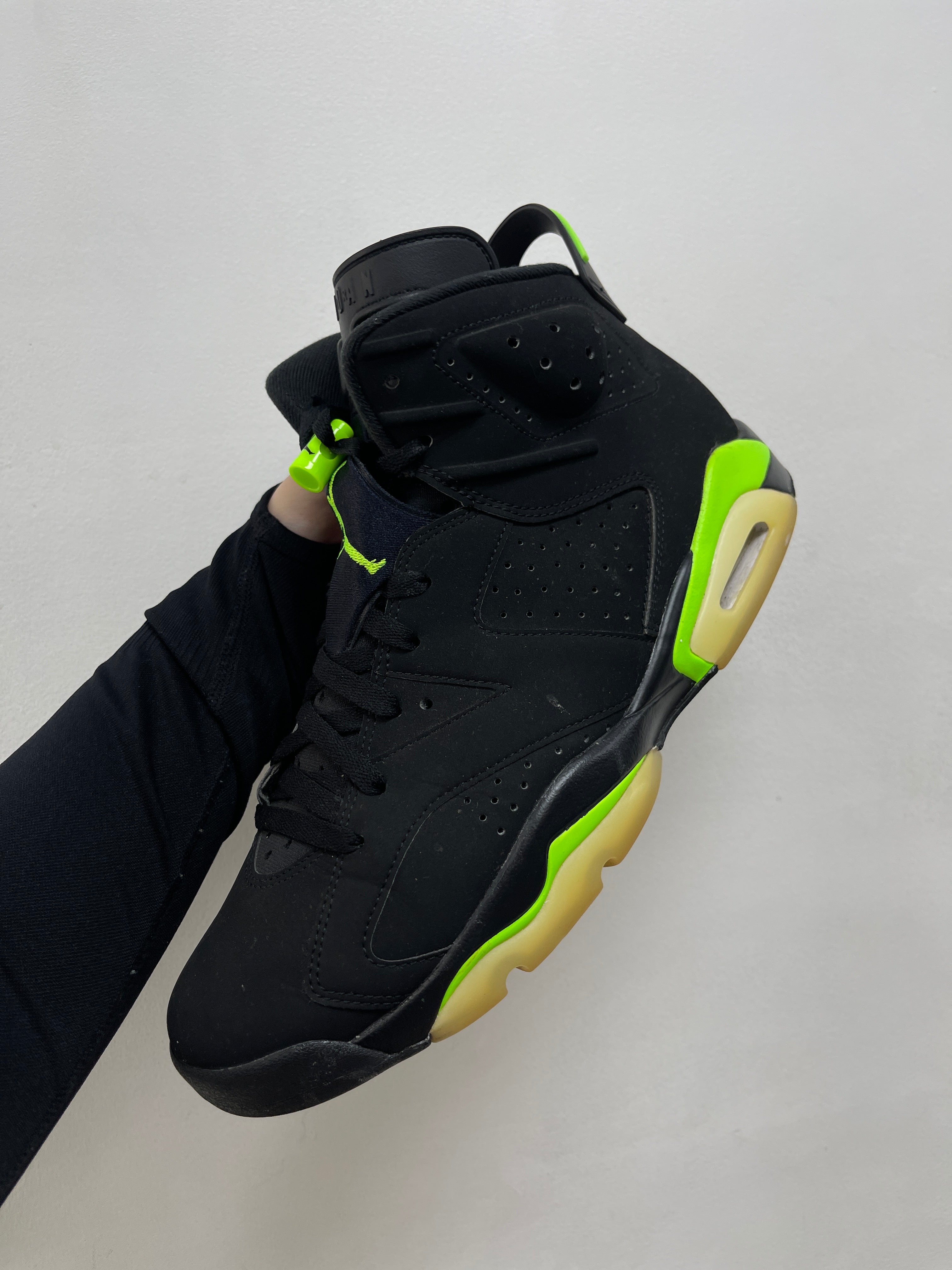 Jordan 6 Electric Green (No Insoles) Sneakers