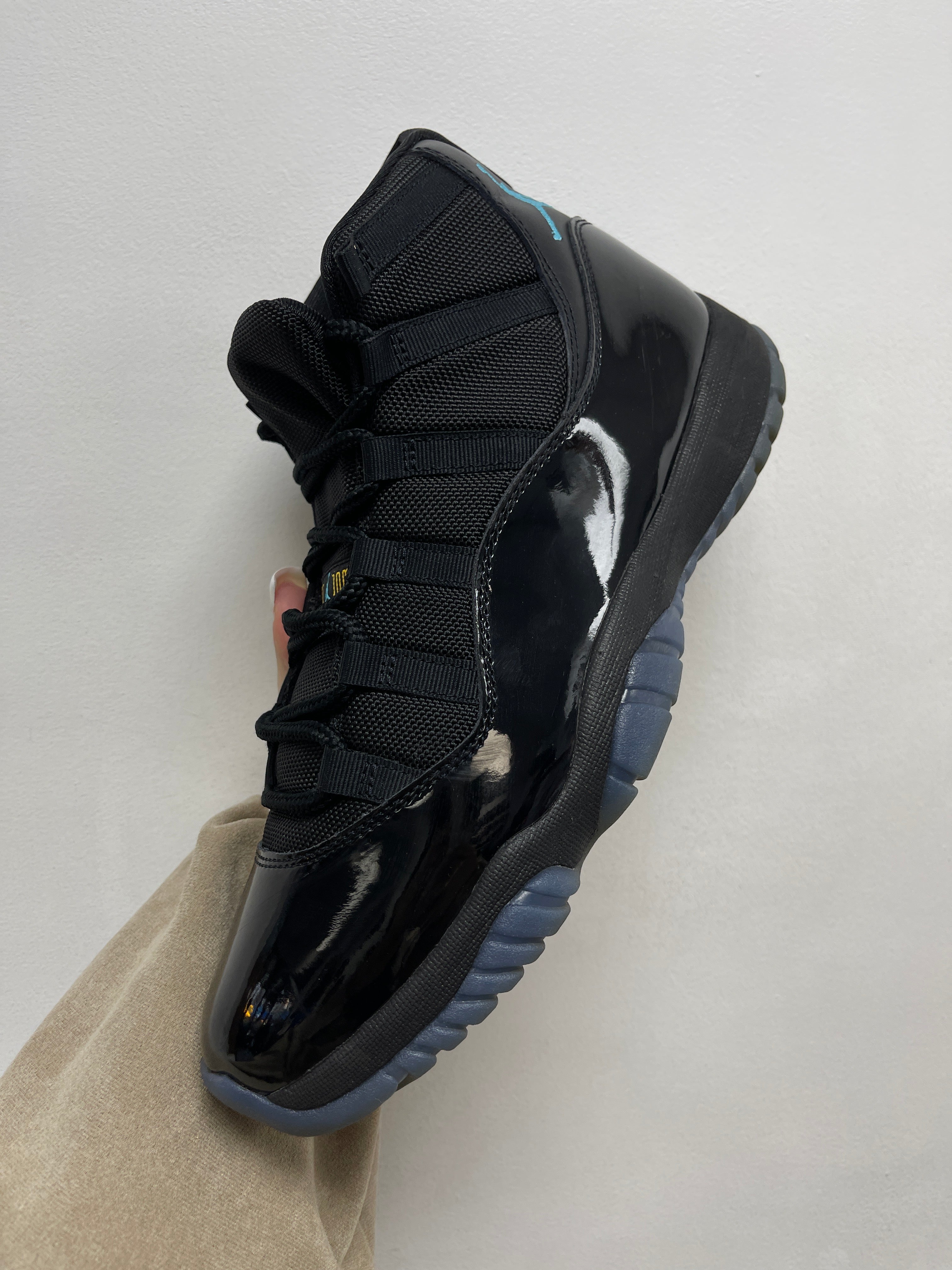 Jordan 11 Gamma Sneakers