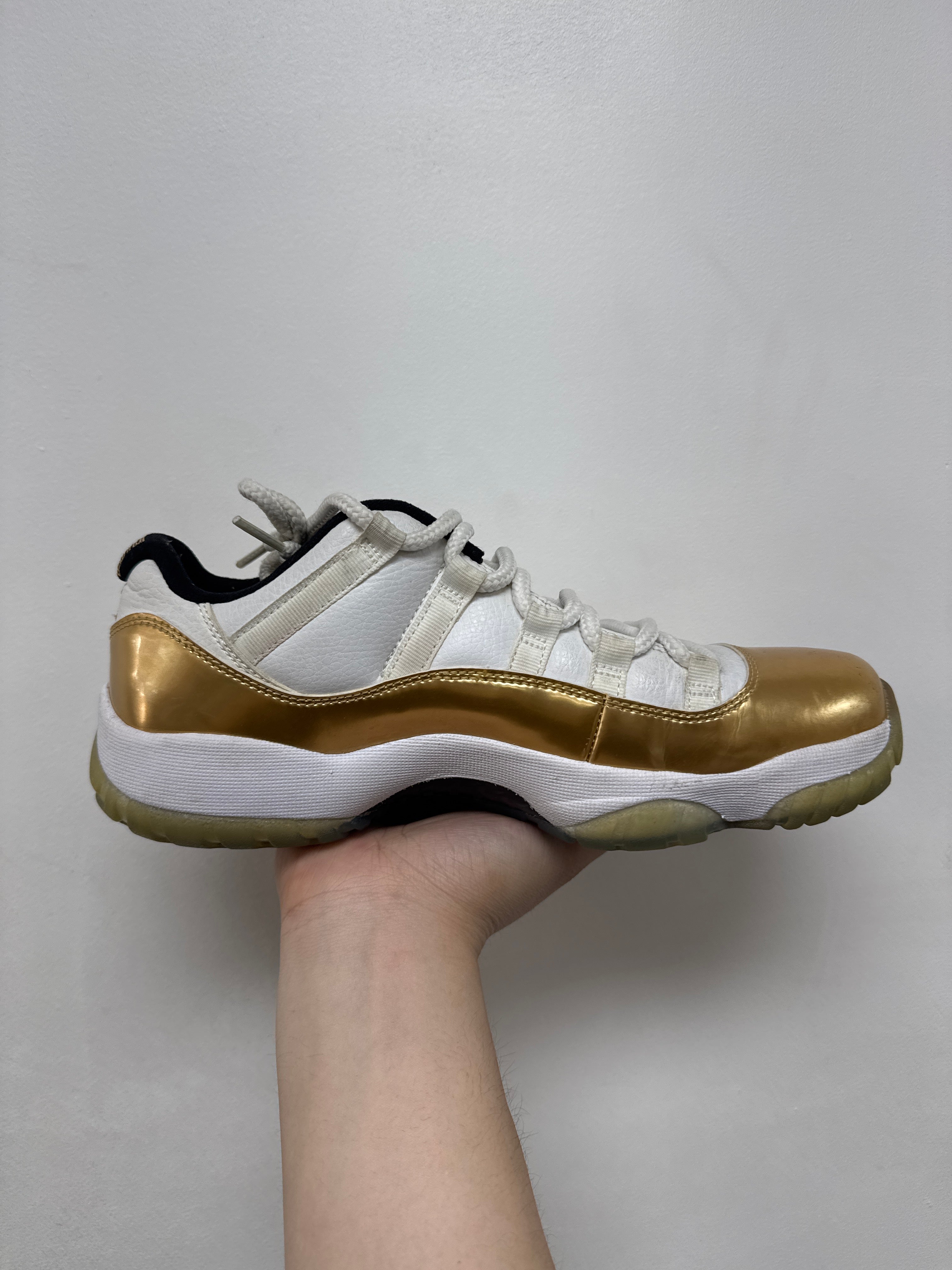 Jordan 11 Low Opening Sneakers
