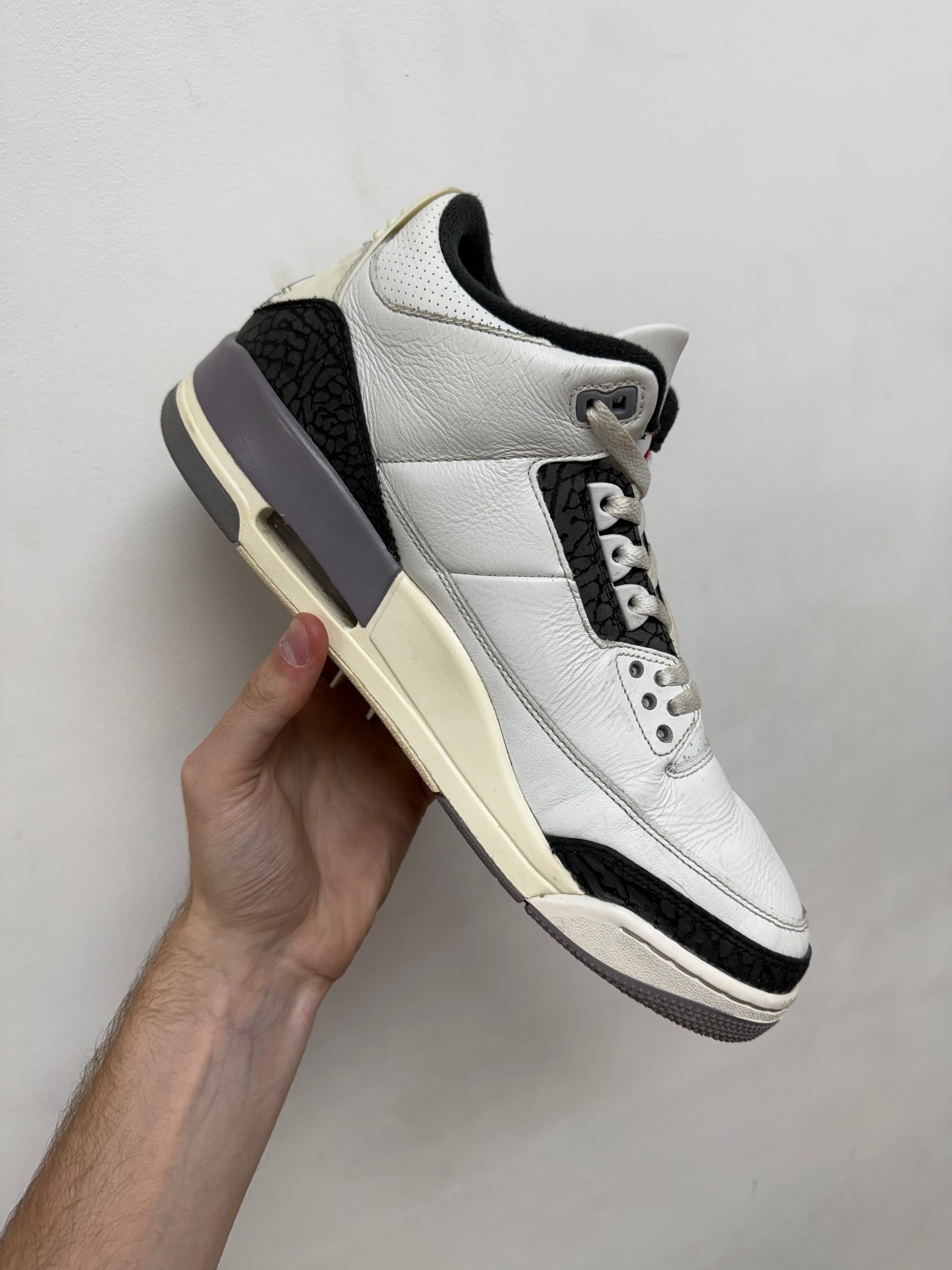 Jordan 3 Cement Grey Sneakers