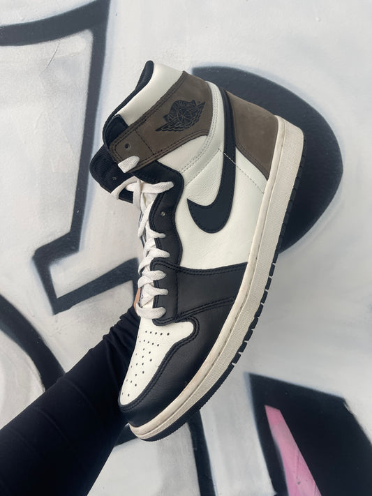 Nike Jordan 1 Mocha Sneakers