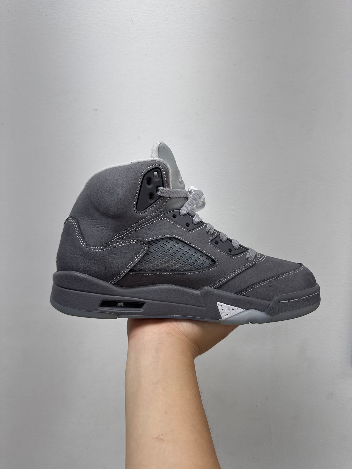 Jordan 5 Wolf Grey Sneakers