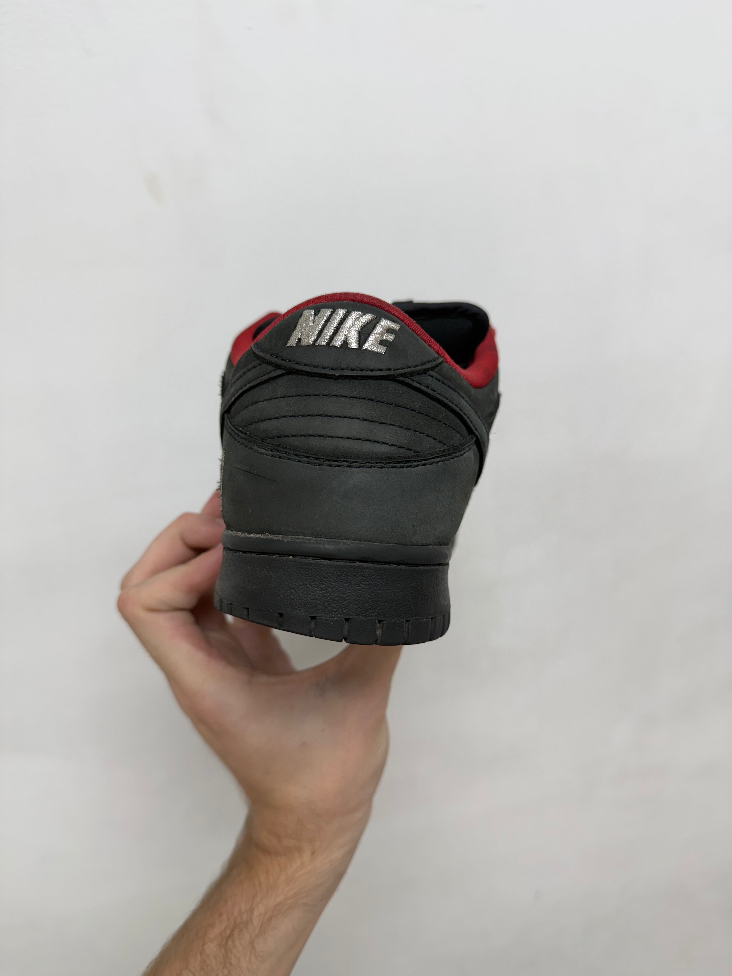 Nike Supreme SB Dunk Low Black Sneakers