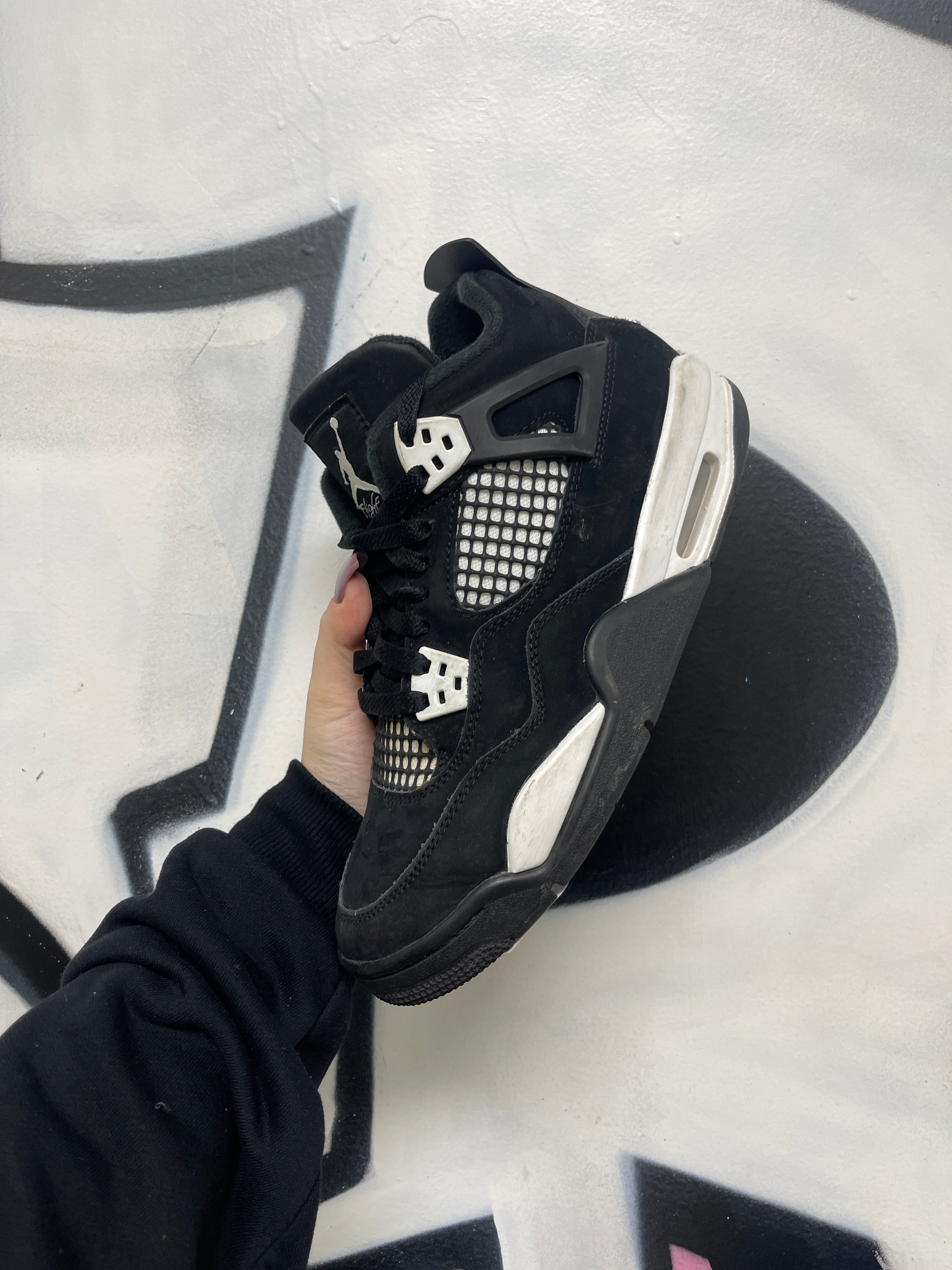 Nike Jordan 4 White Thunder Sneakers