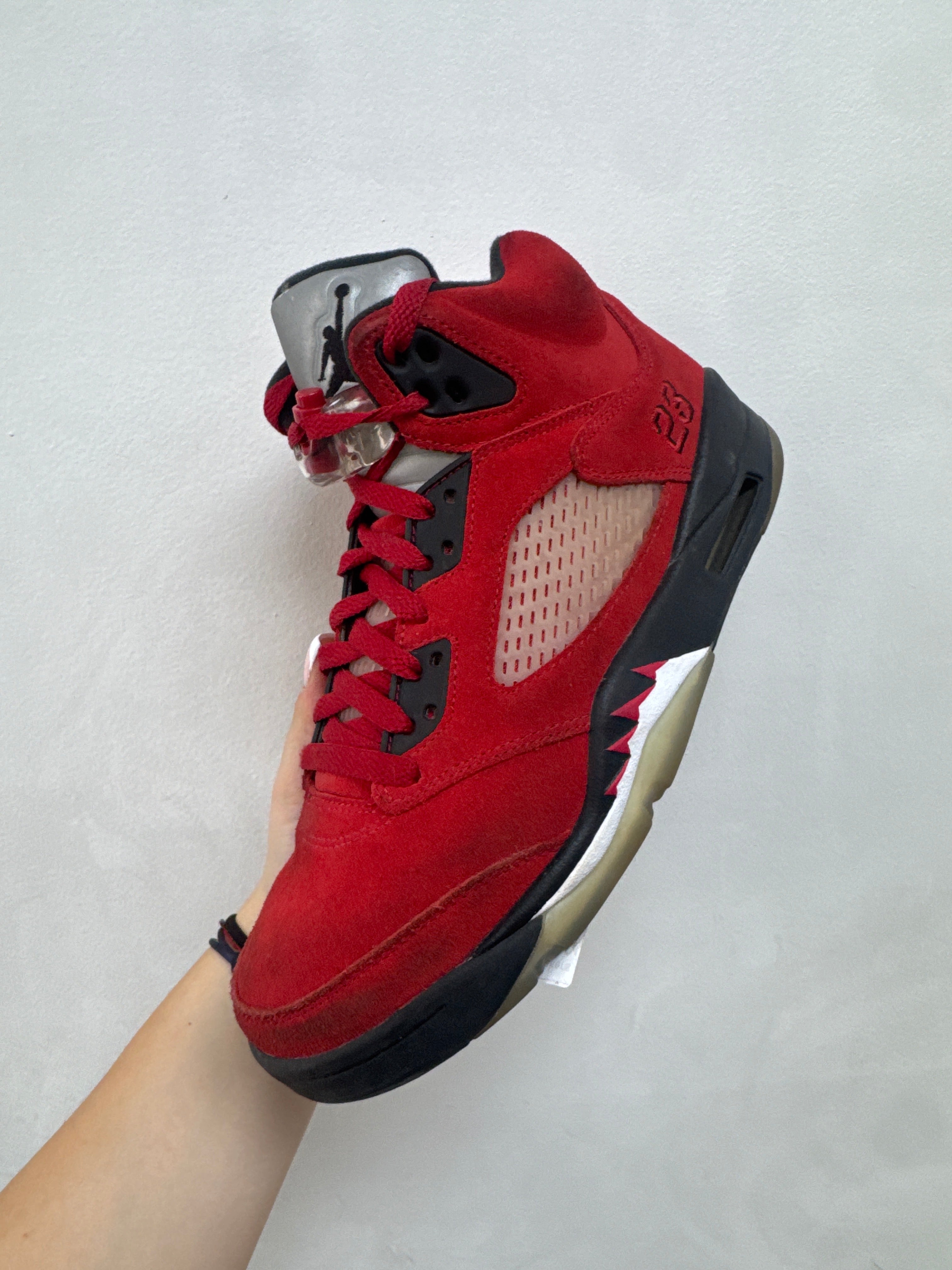 Jordan 5 Raging Bull Sneakers