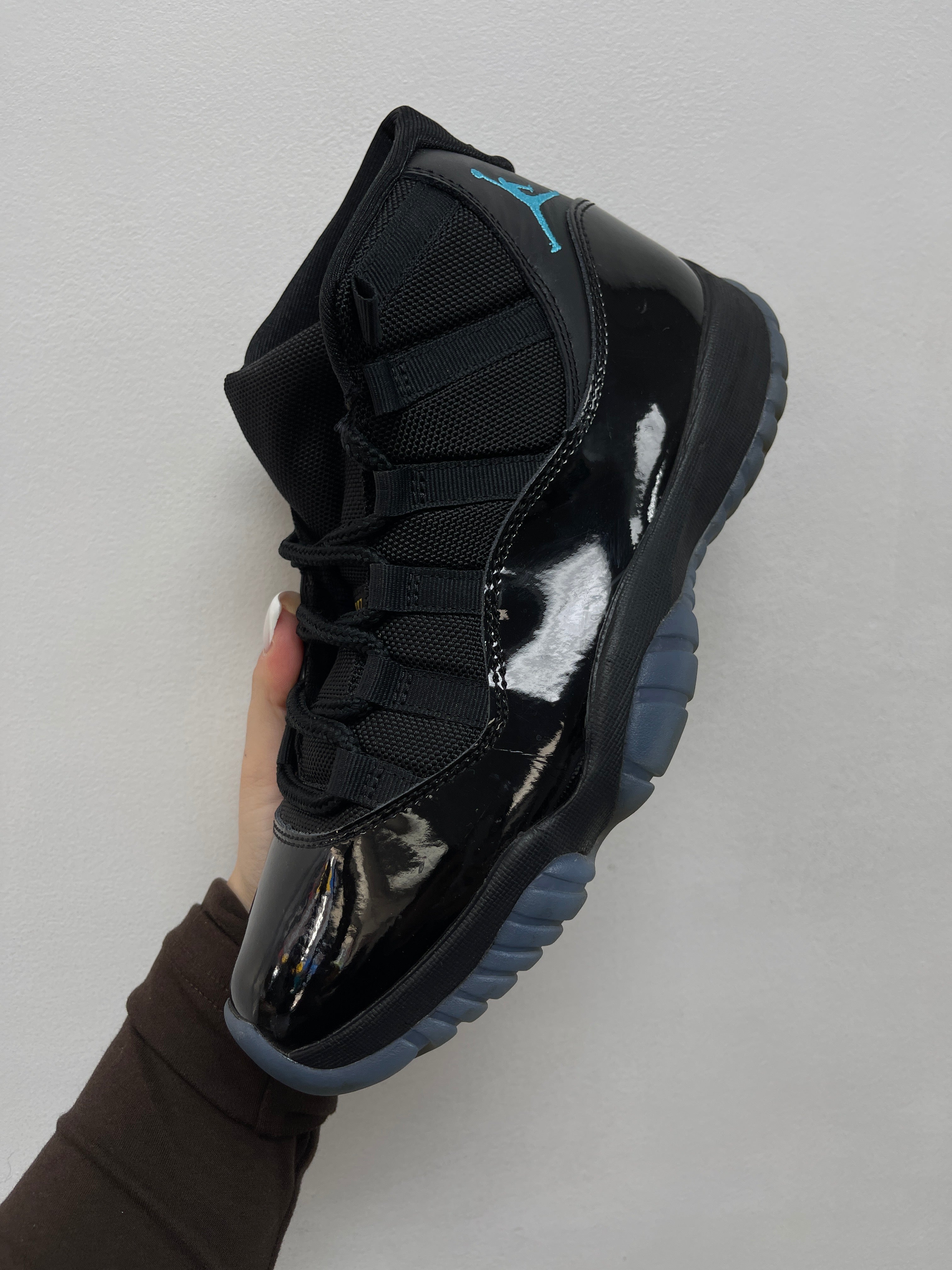 Jordan 11 Gamma Sneakers