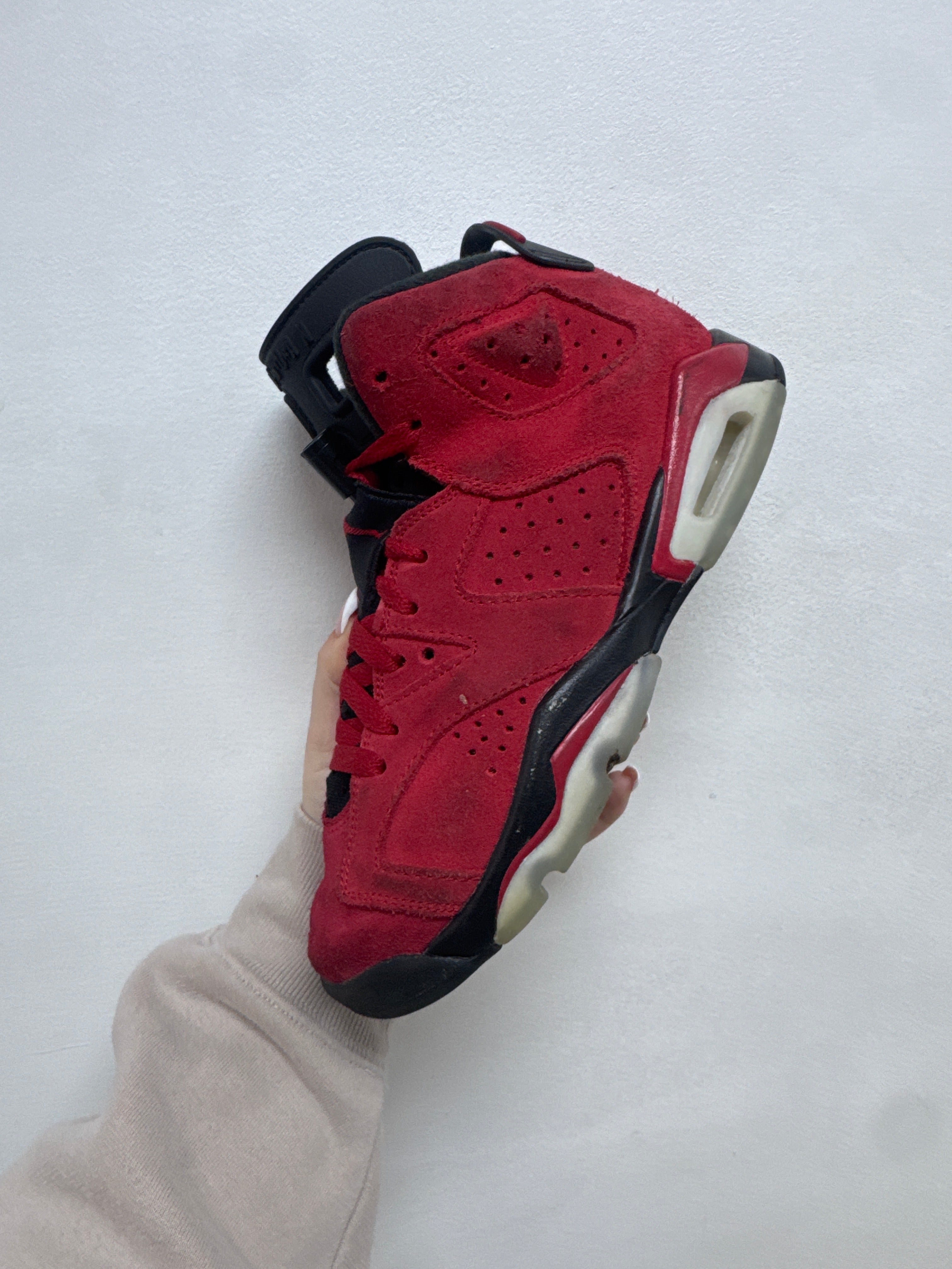 Jordan 6 Toro Bravo Sneakers