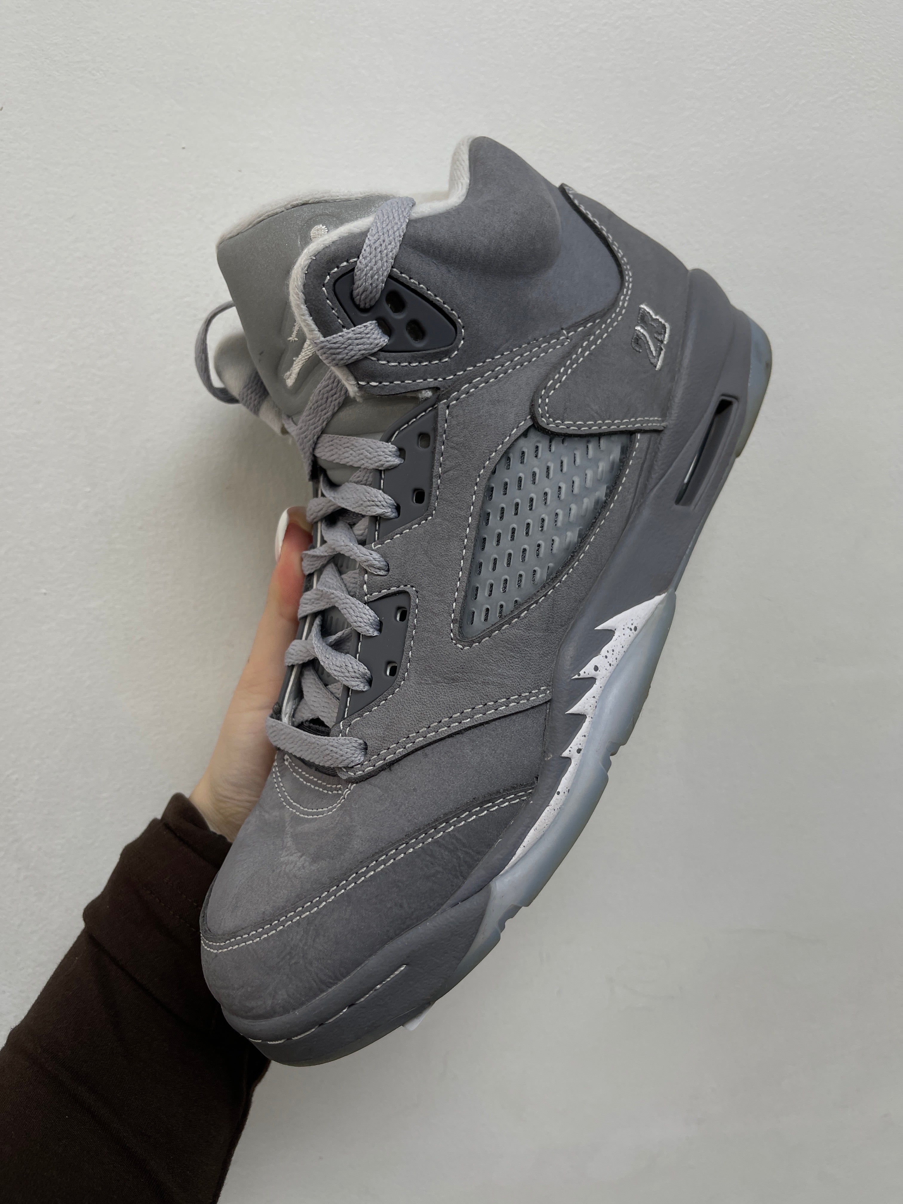 Jordan 5 Wolf Grey Sneakers