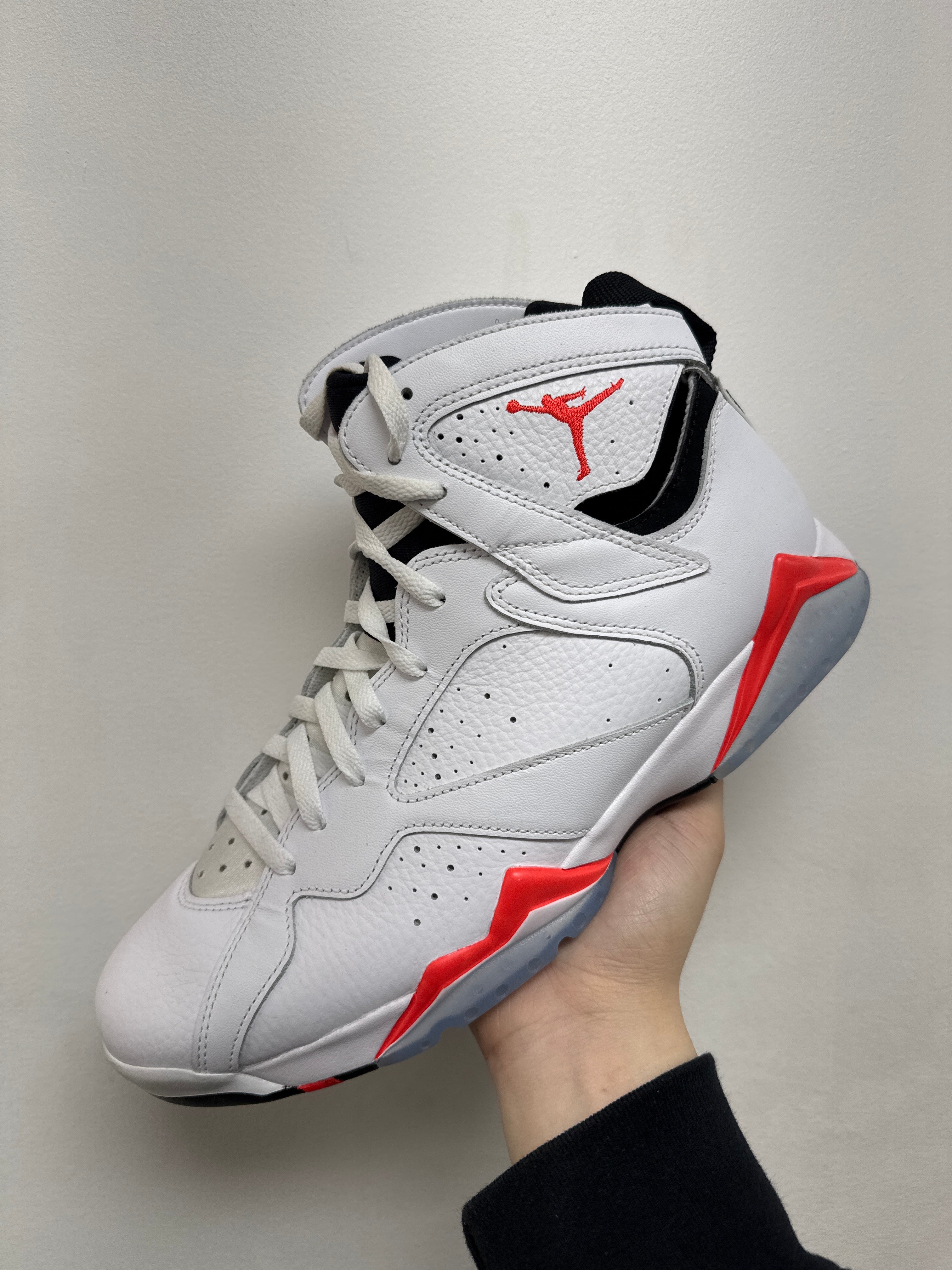 Jordan 6 White Infrared Sneakers