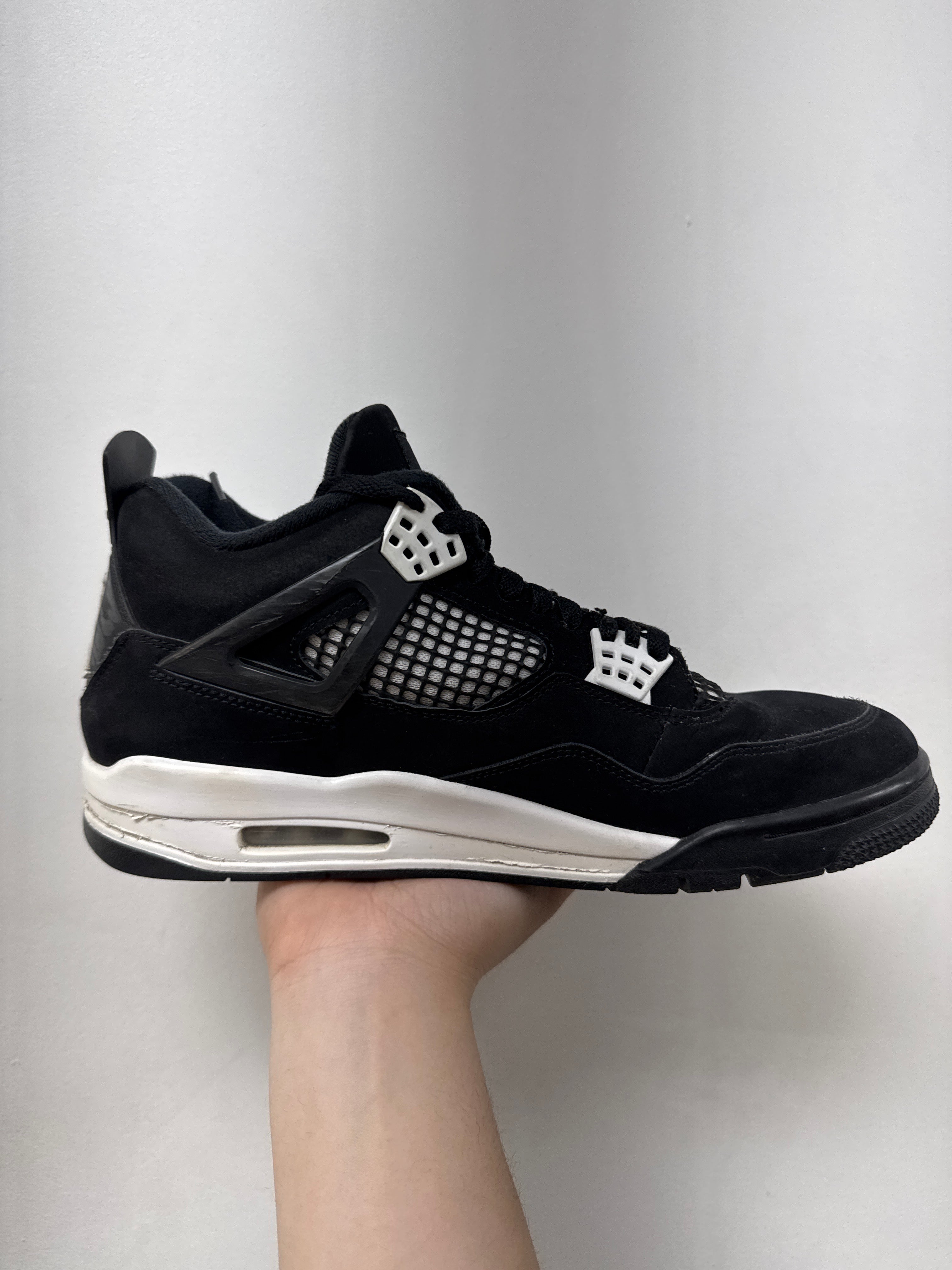 Jordan 4 White Thunder Sneakers