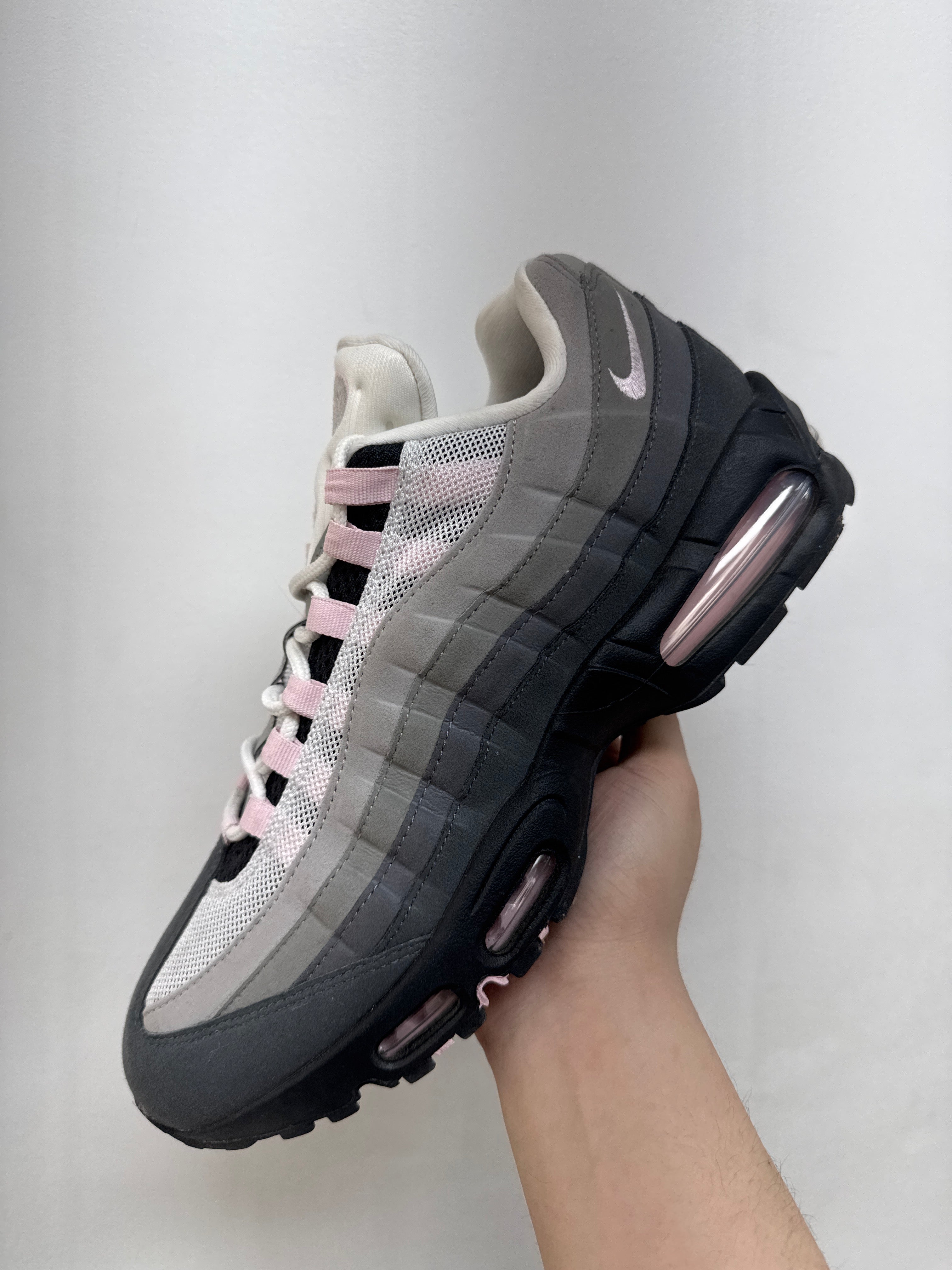 Nike AM95 Pink Sneakers