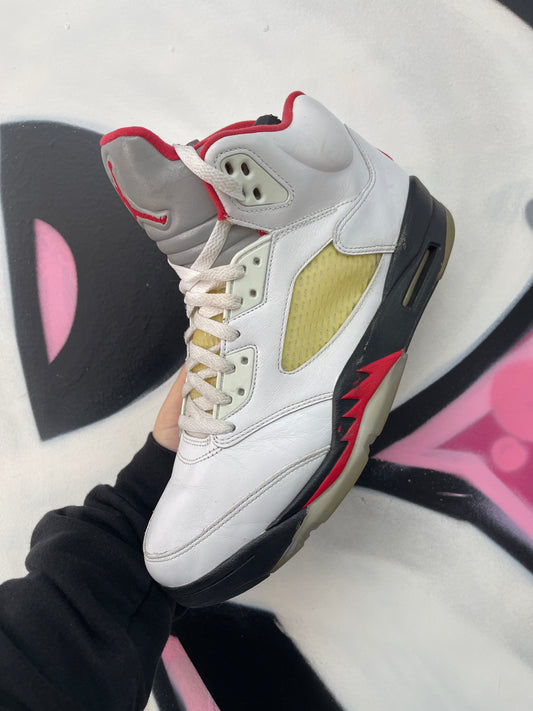 Nike Jordan 5 Fire Red Sneakers