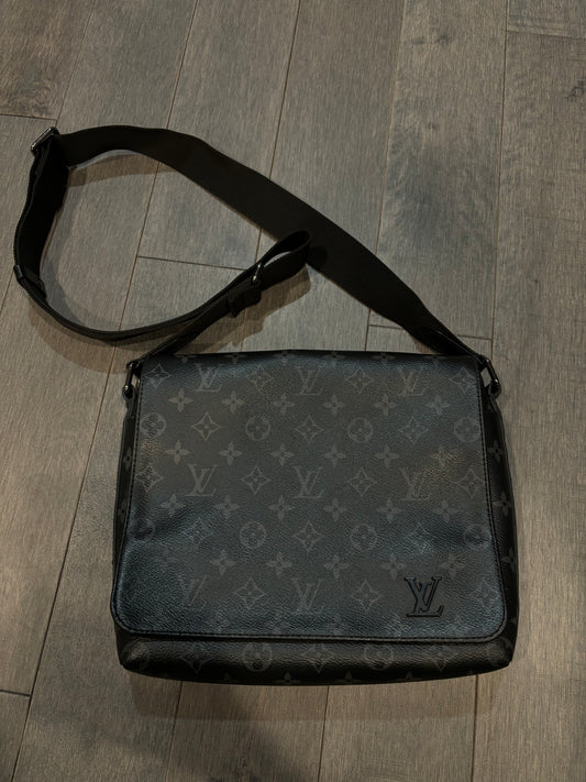 LV Monogram Side Bag Used OS N/A