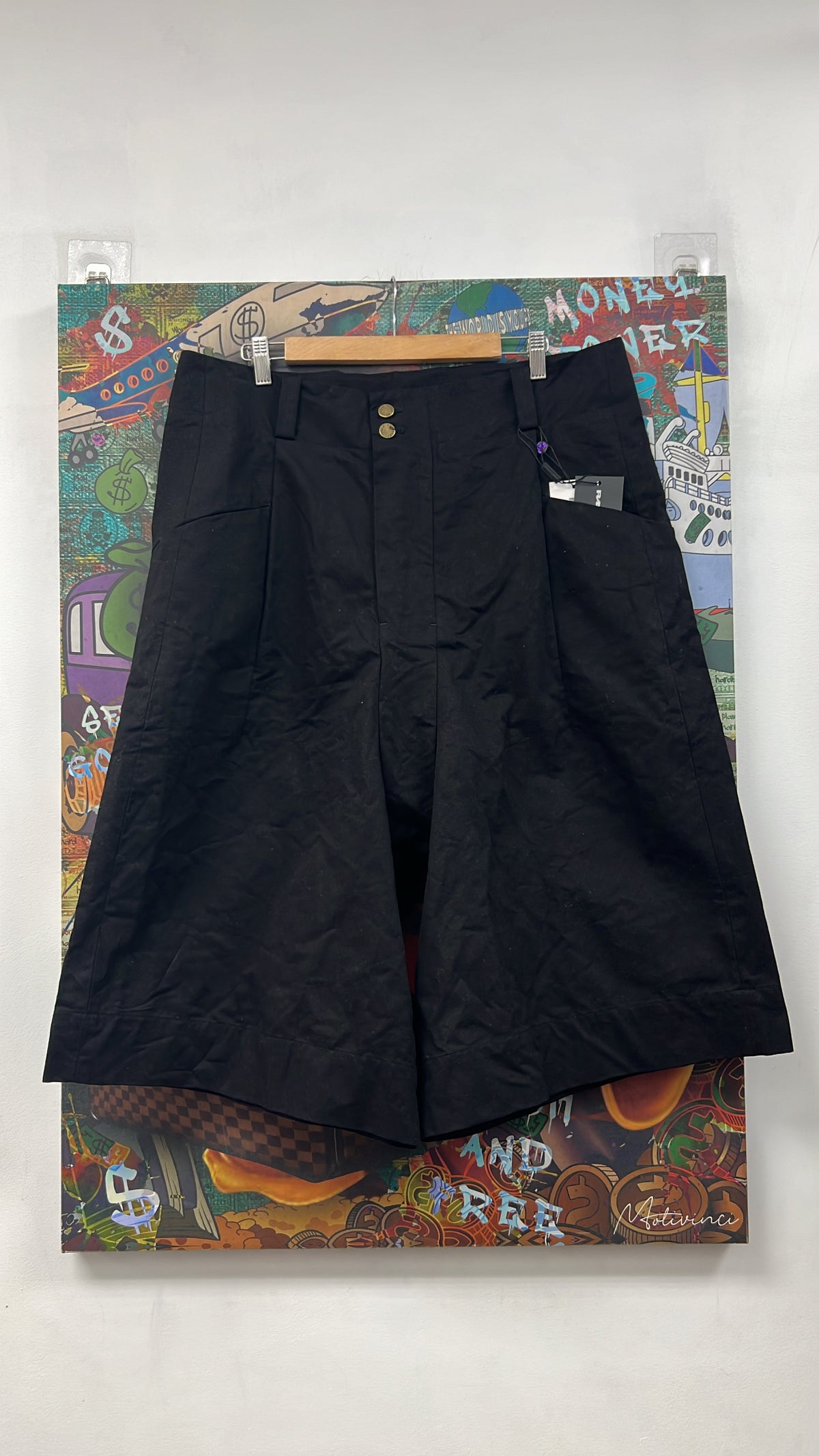 GV Gallery Black 3-4 Long Shorts
