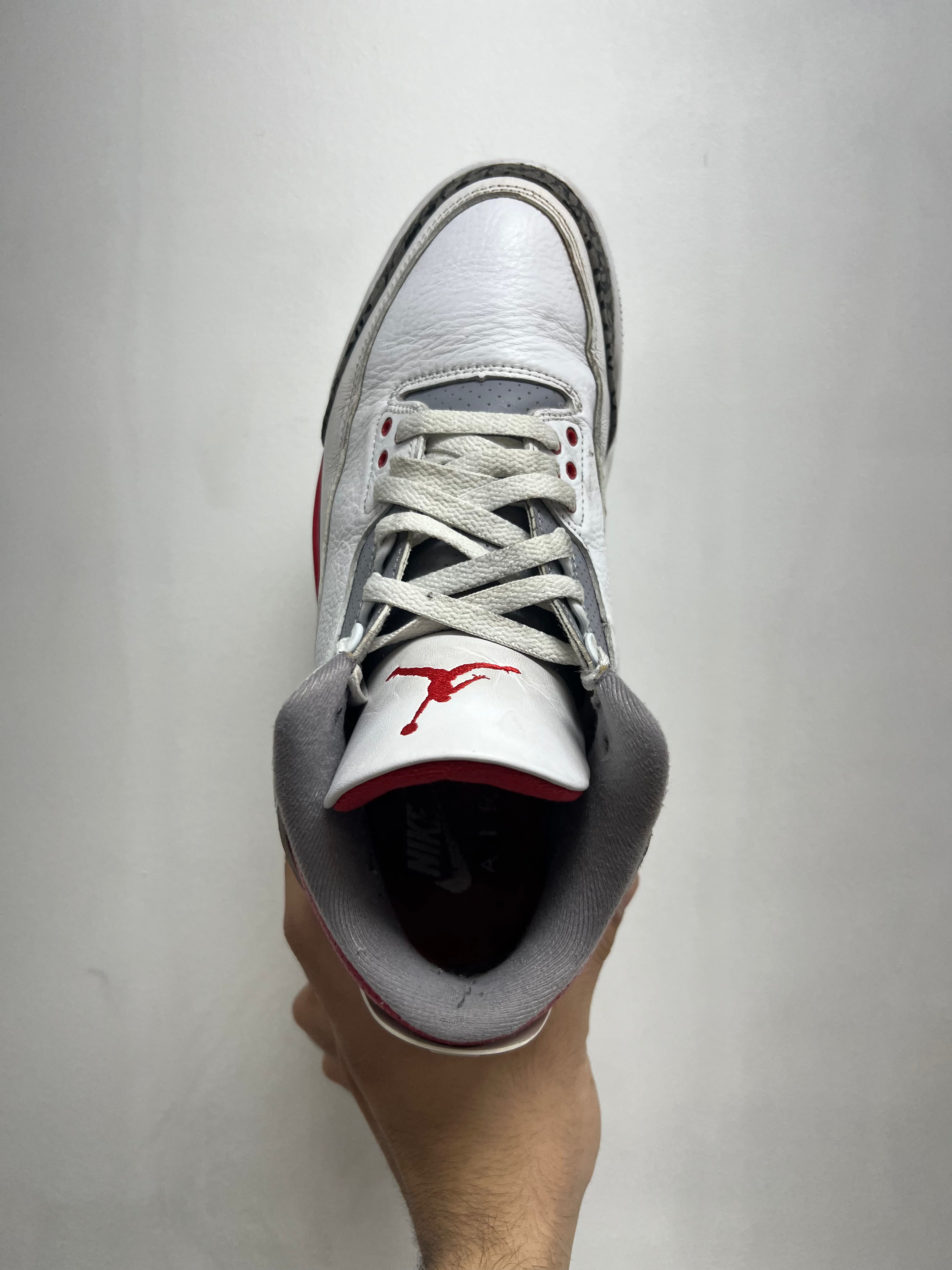 Jordan 3 Fire Red Sneakers