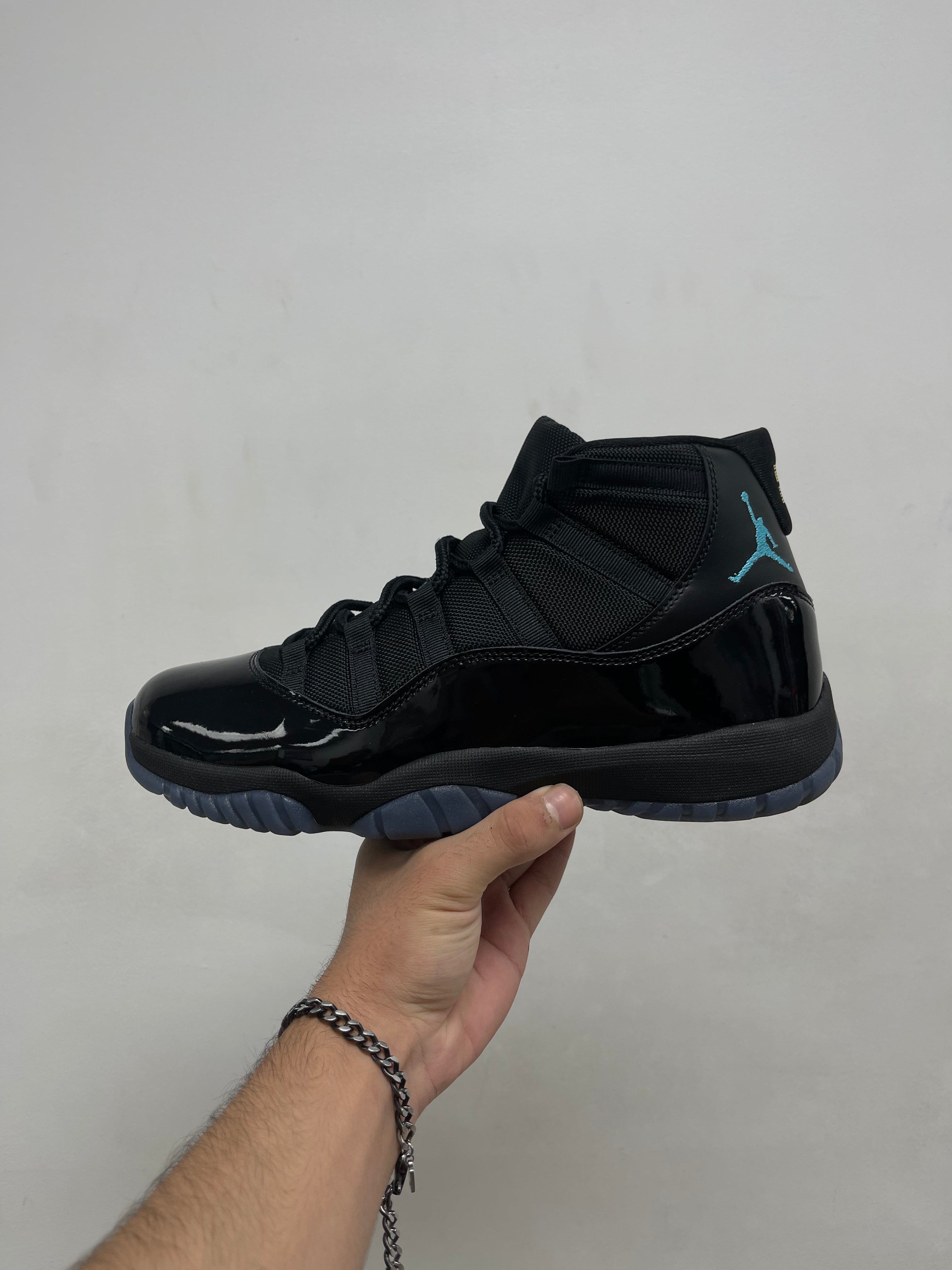 Jordan 11 Gamma Sneakers