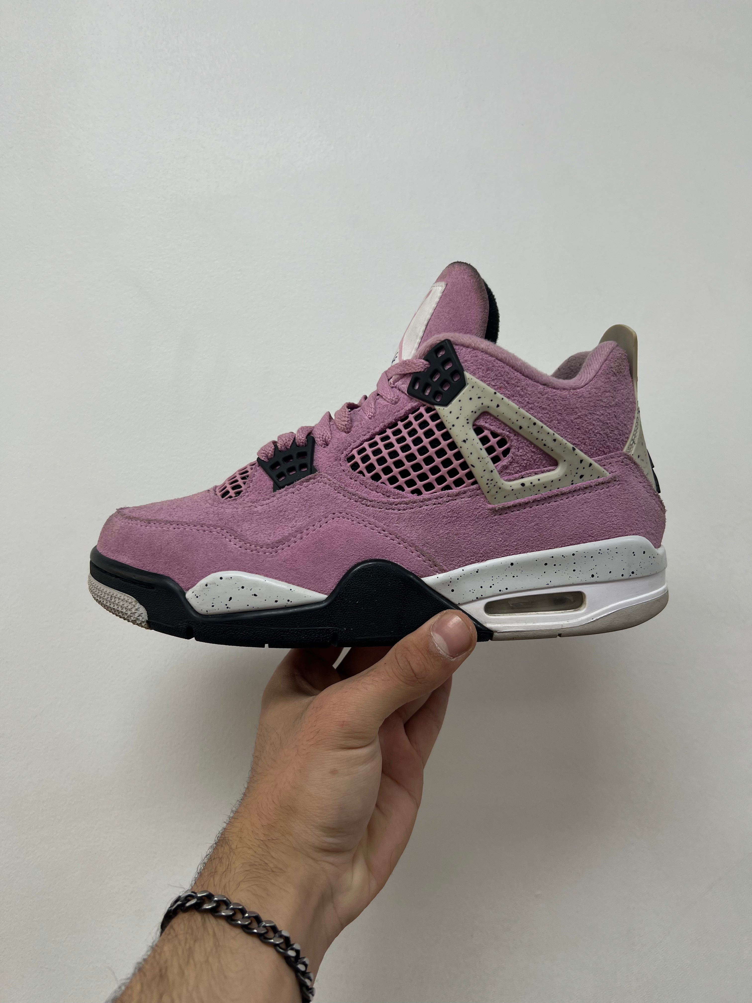 Jordan 4 Orchid Sneakers