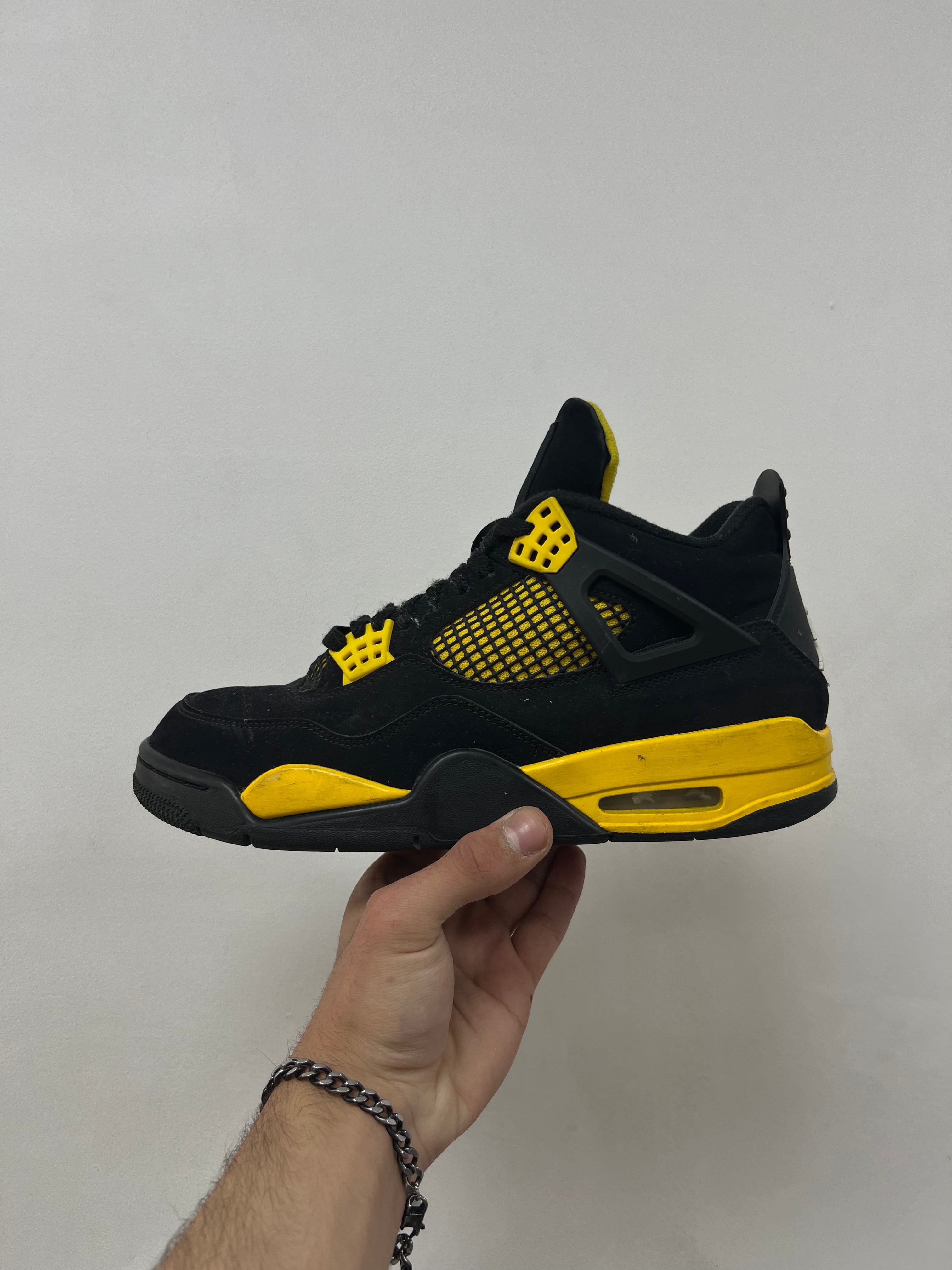 Jordan 4 Yellow Thunder Sneakers