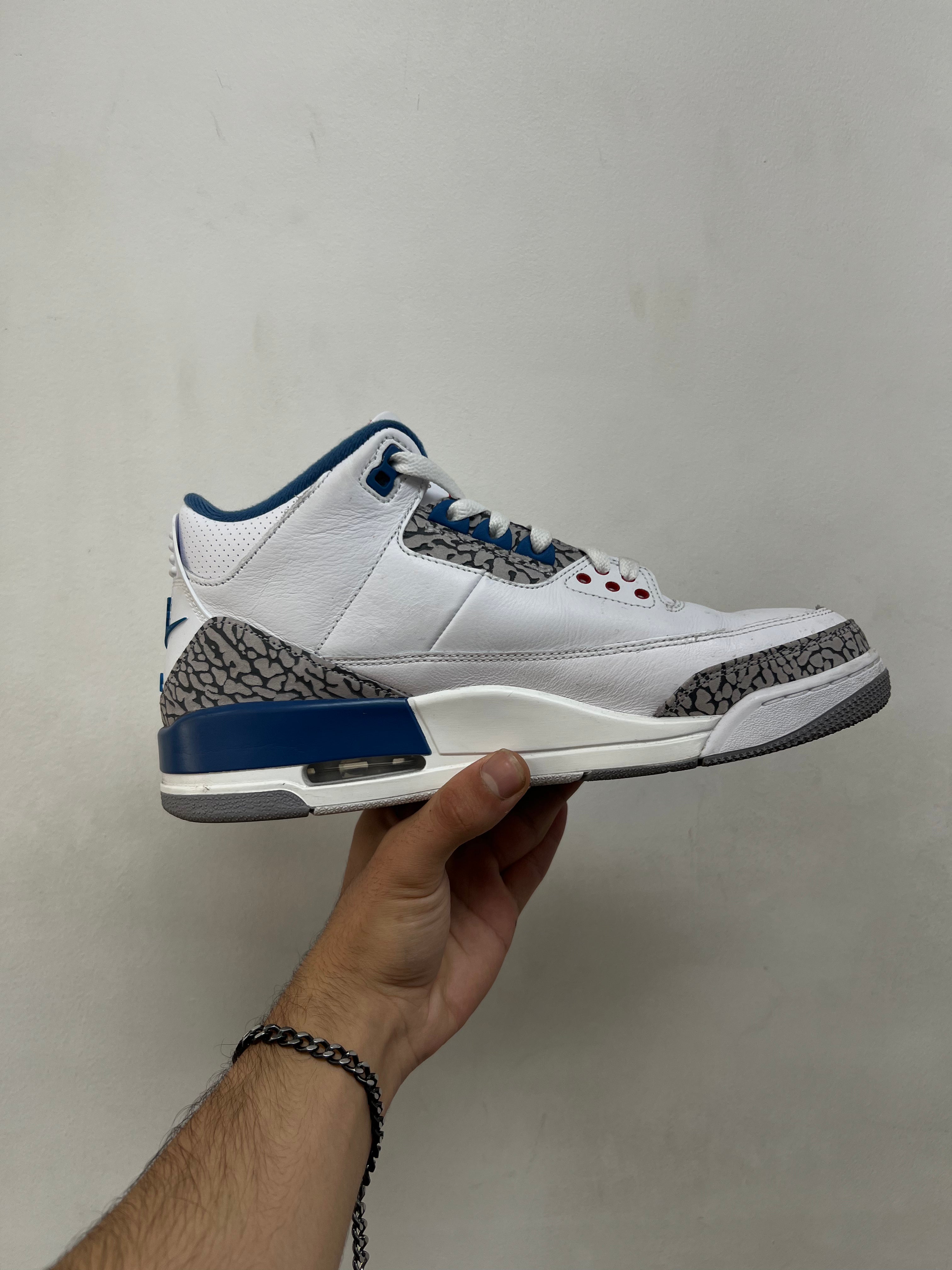 Jordan 3 True Blue Sneakers