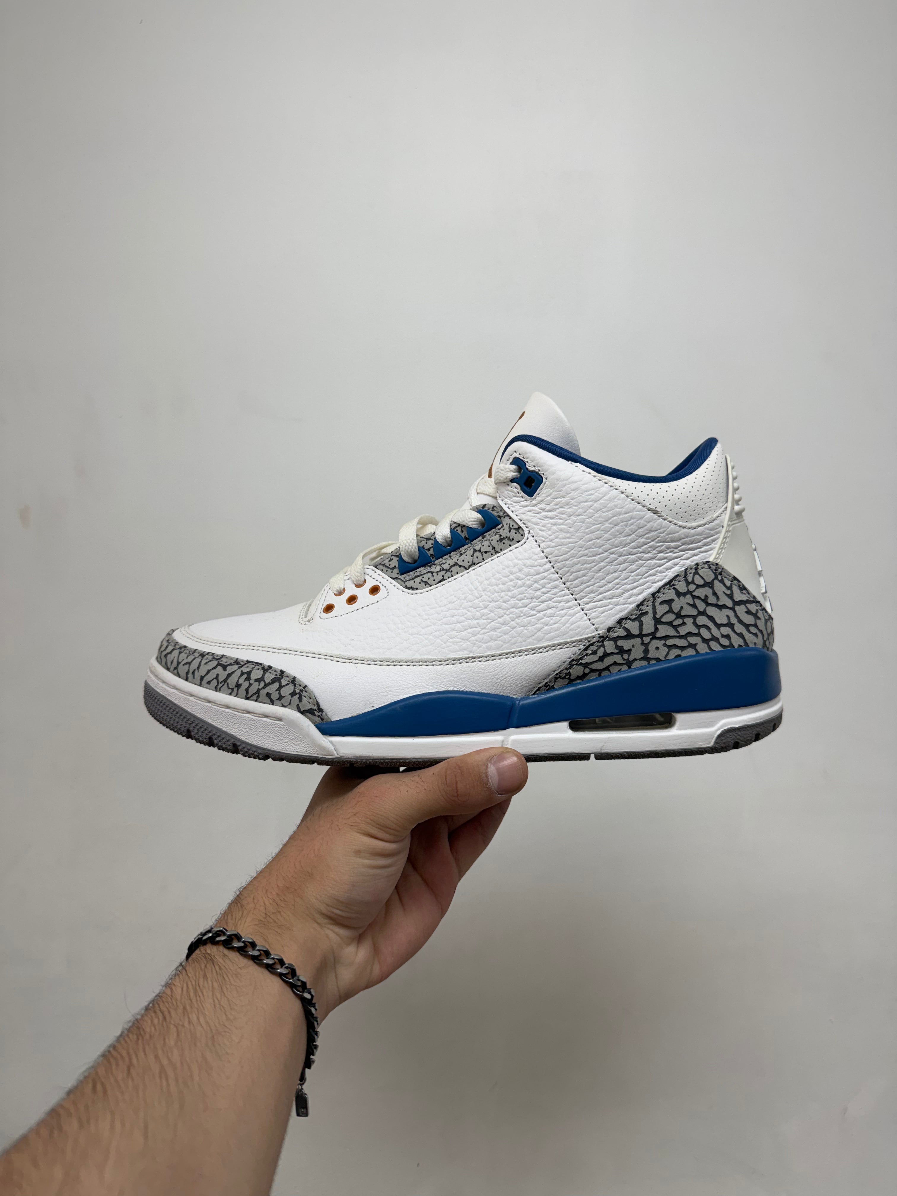 Jordan 3 Wizards Sneakers