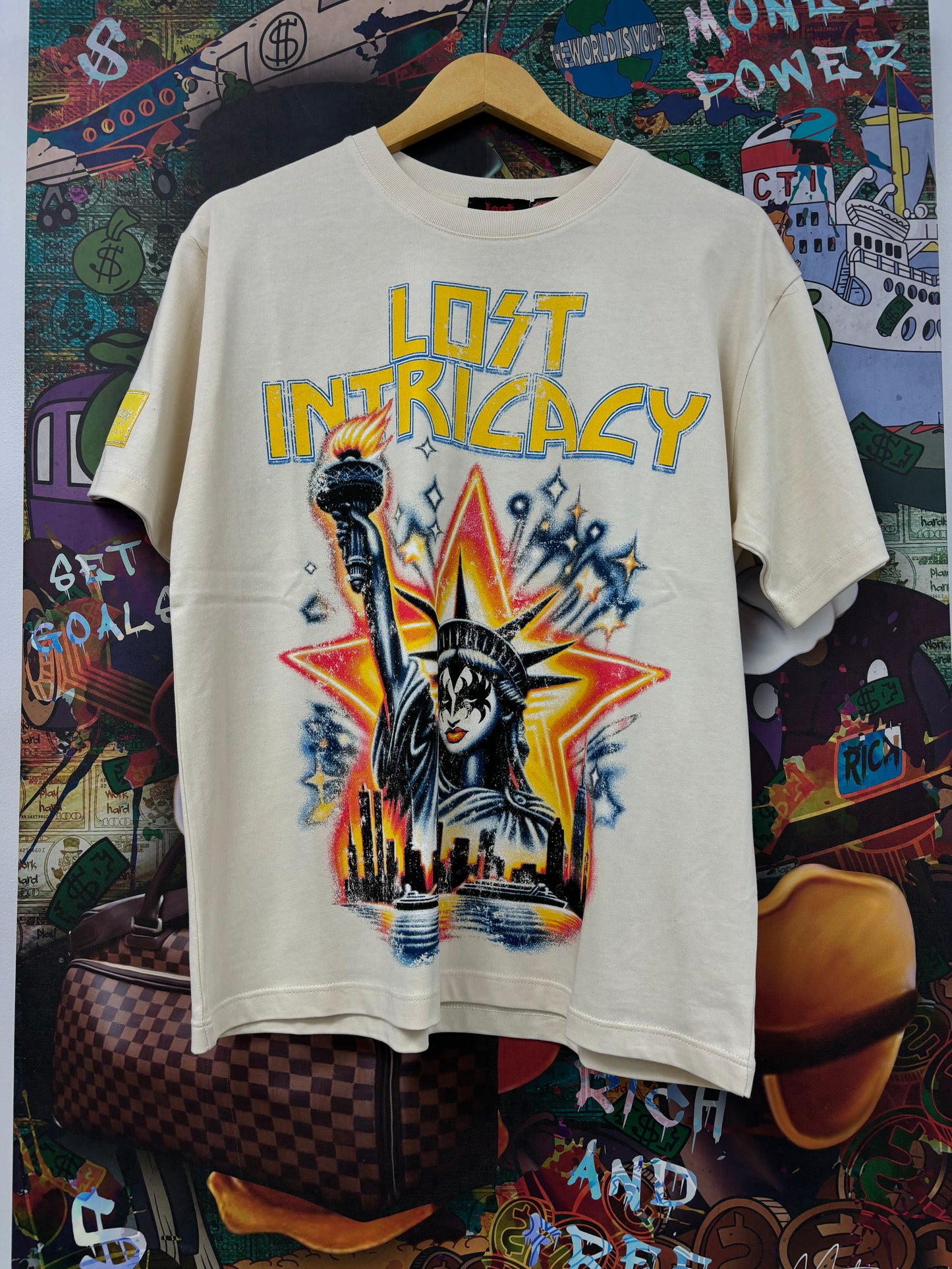 Lost Intricacy Kiss Liberty Tee