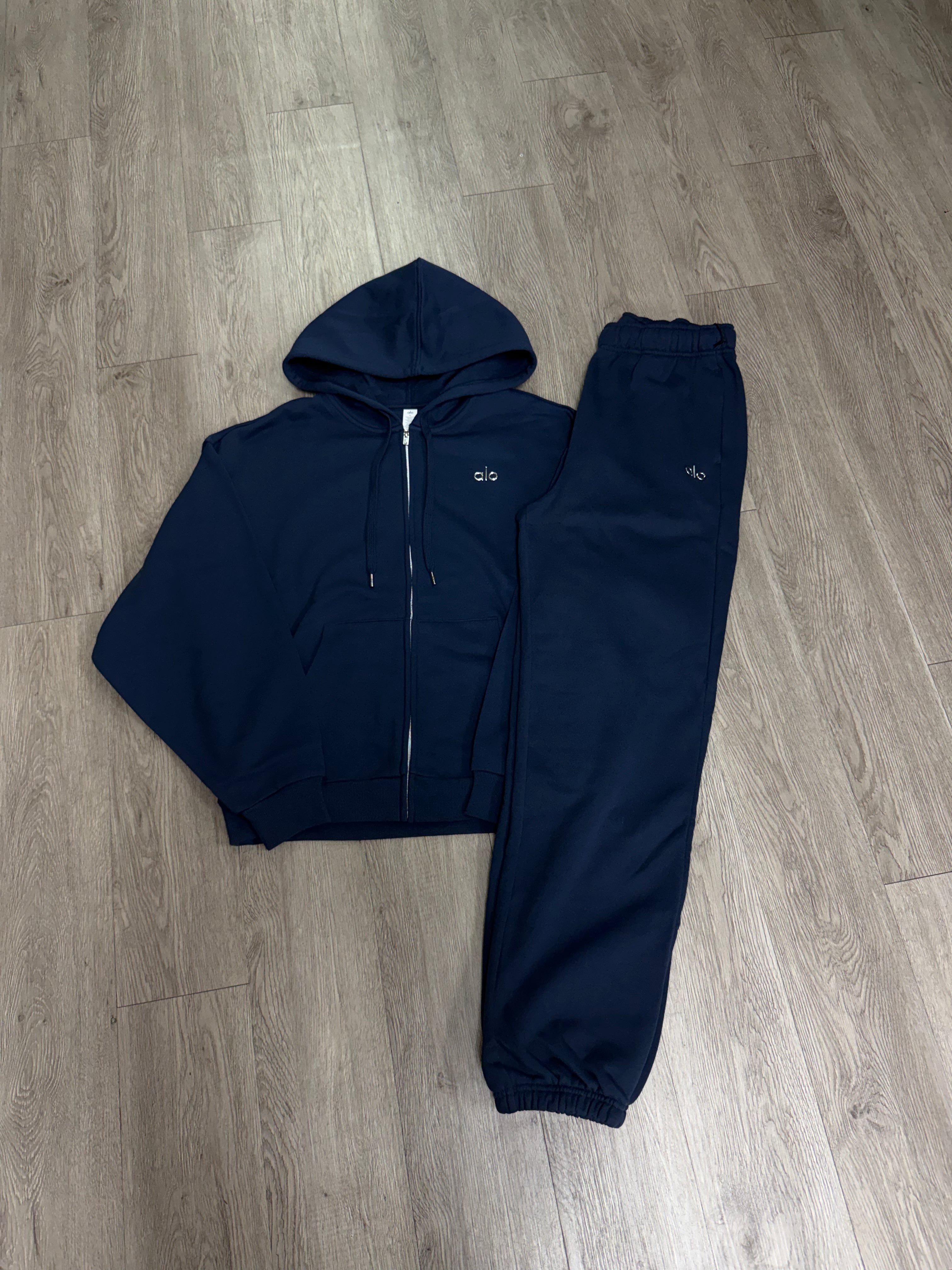 Alo Navy Accolade Sweatsuit