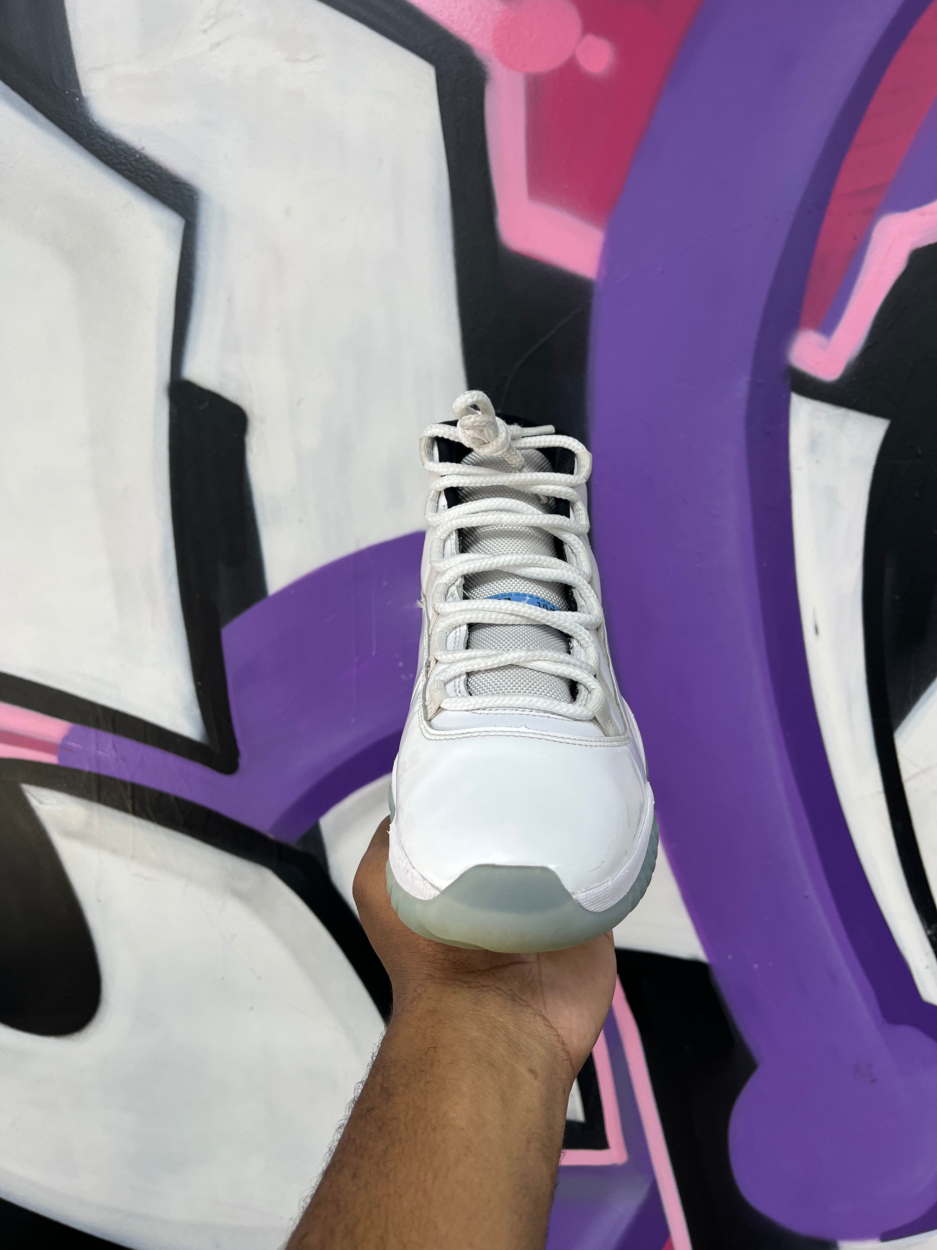 Jordan 11 Legend Blue Sneakers