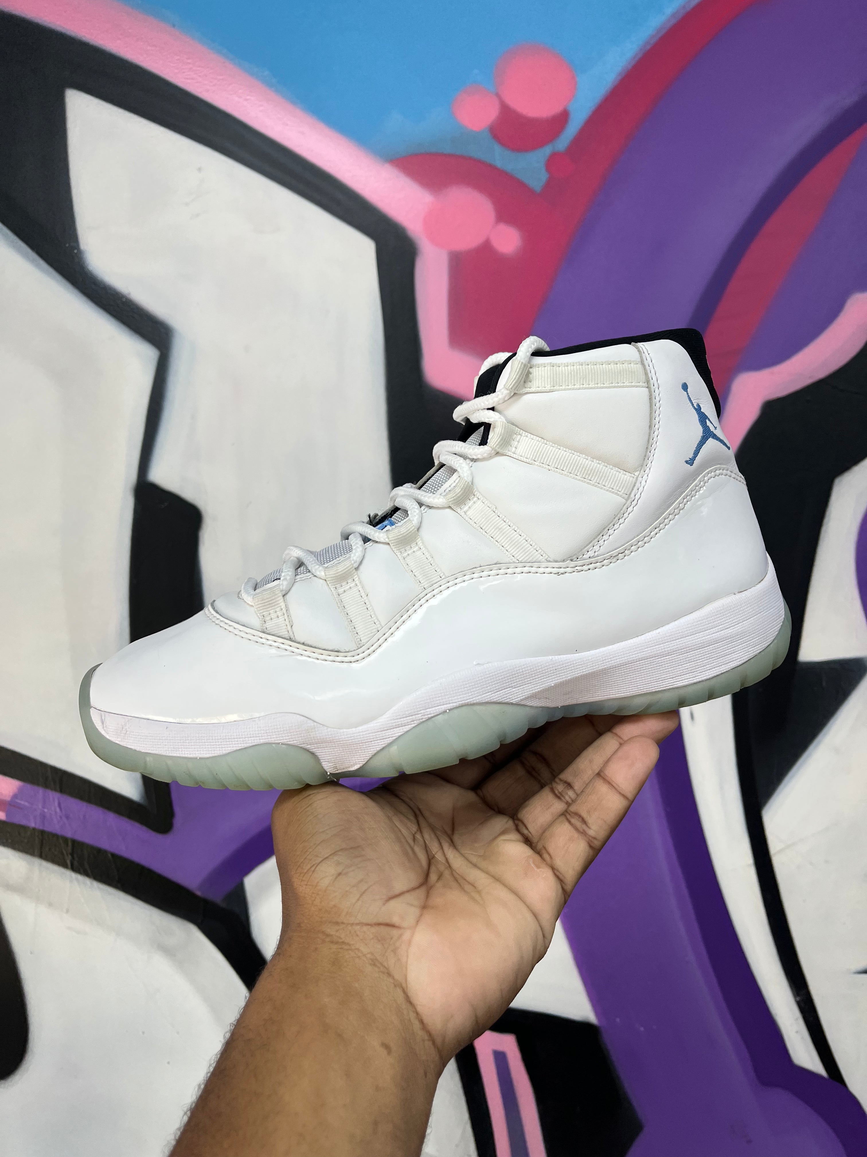 Jordan 11 Legend Blue Sneakers